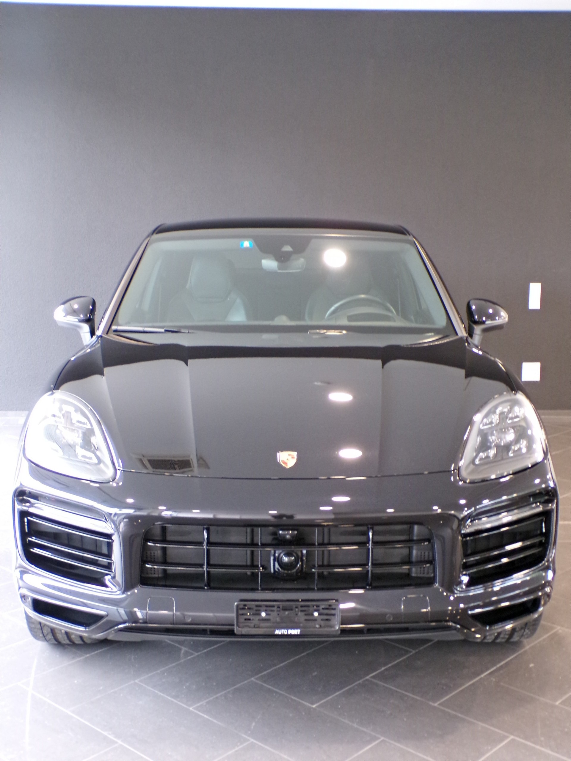 PORSCHE Cayenne Coupé-showroom-element-2