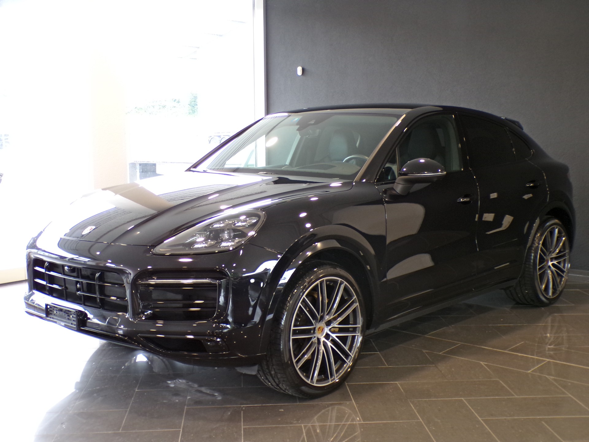 PORSCHE Cayenne Coupé-showroom-element-1