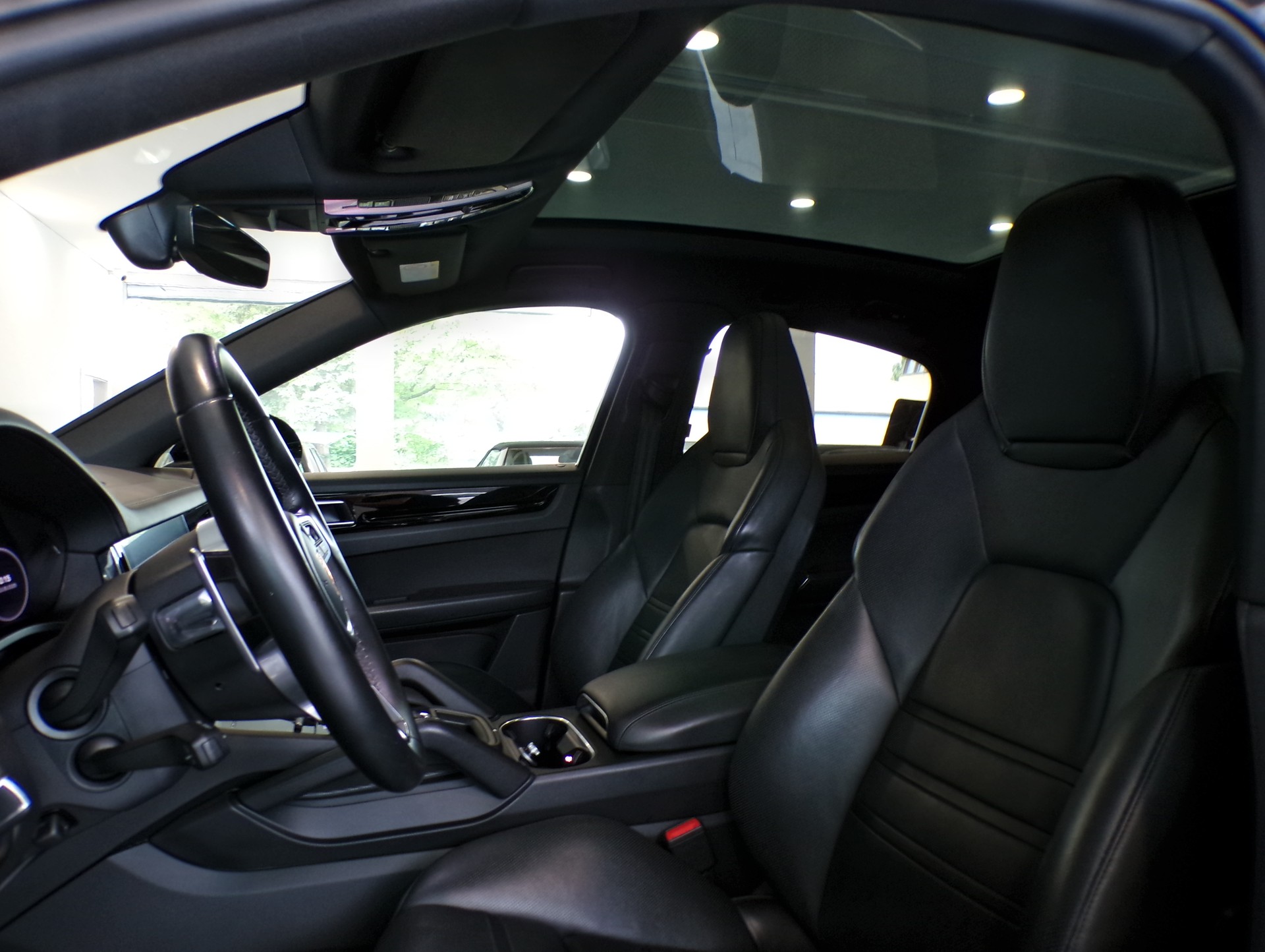PORSCHE Cayenne Coupé-image-19