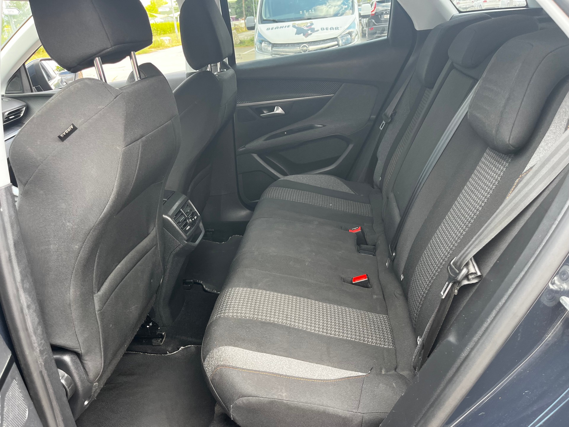PEUGEOT 3008 1.2 PureTech-image-12