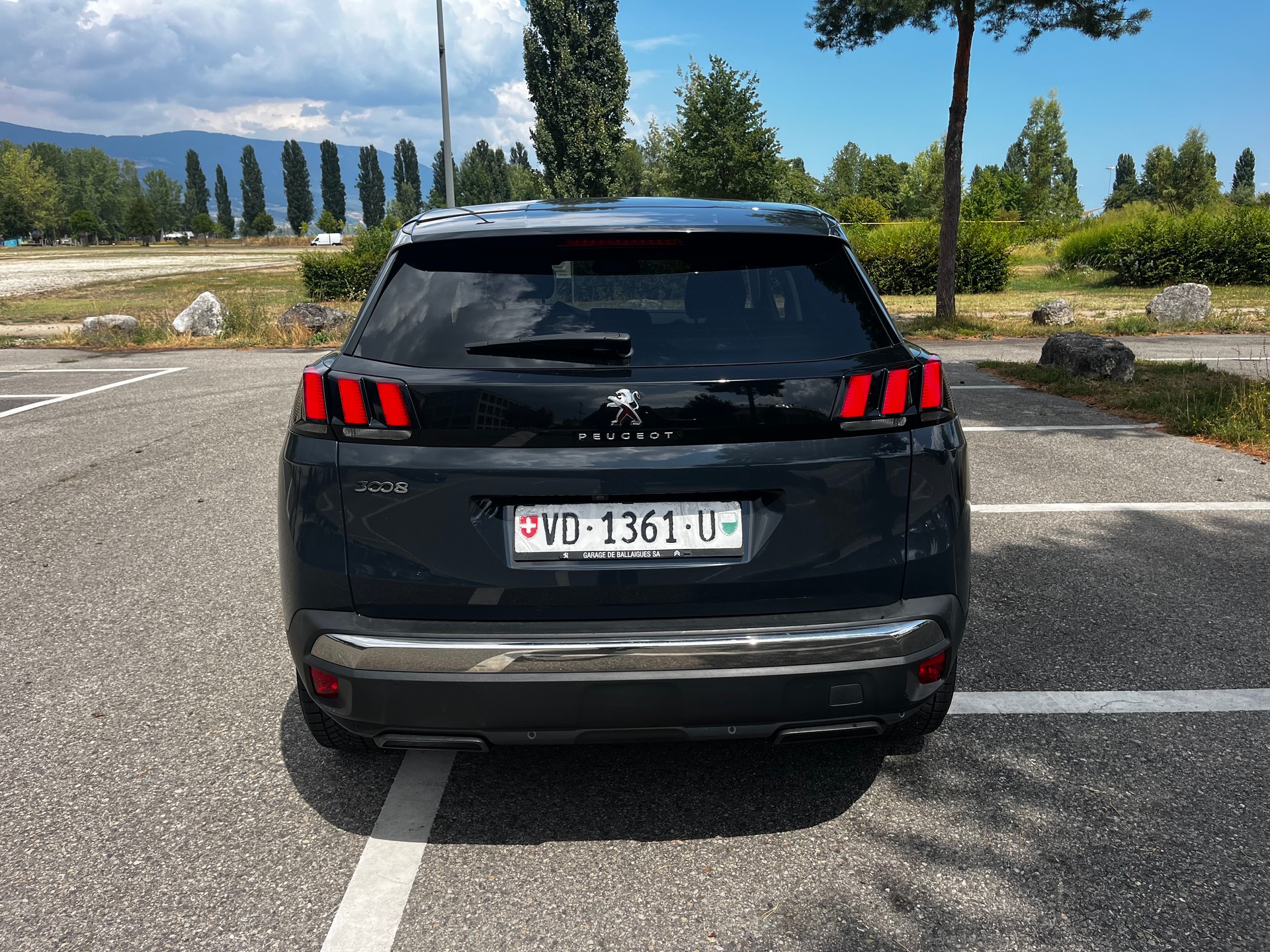 PEUGEOT 3008 1.2 PureTech-image-2