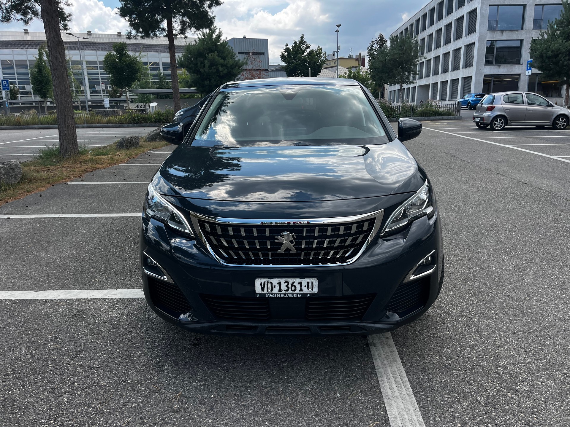 PEUGEOT 3008 1.2 PureTech-image-8