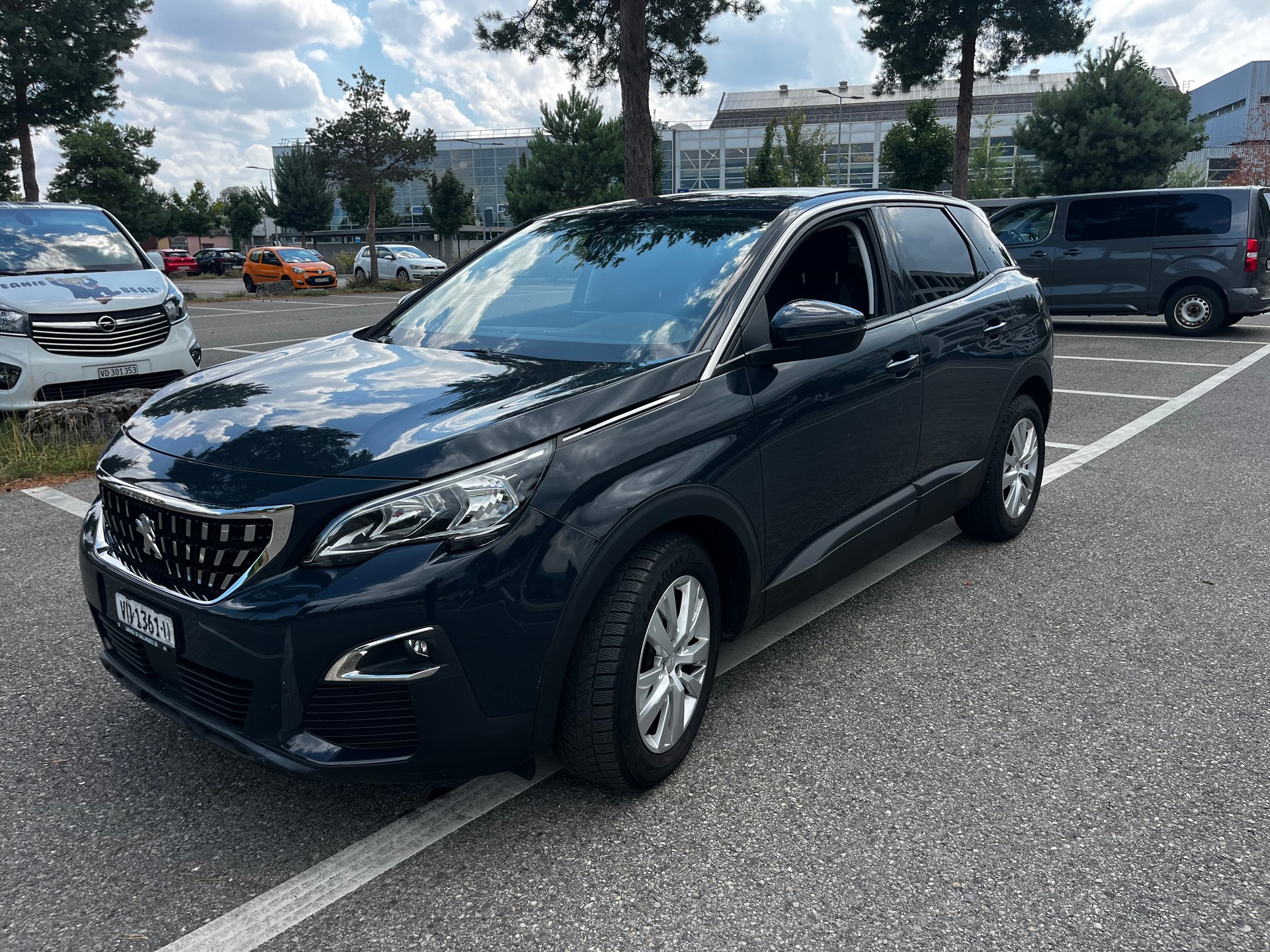 PEUGEOT 3008 1.2 PureTech-image-9