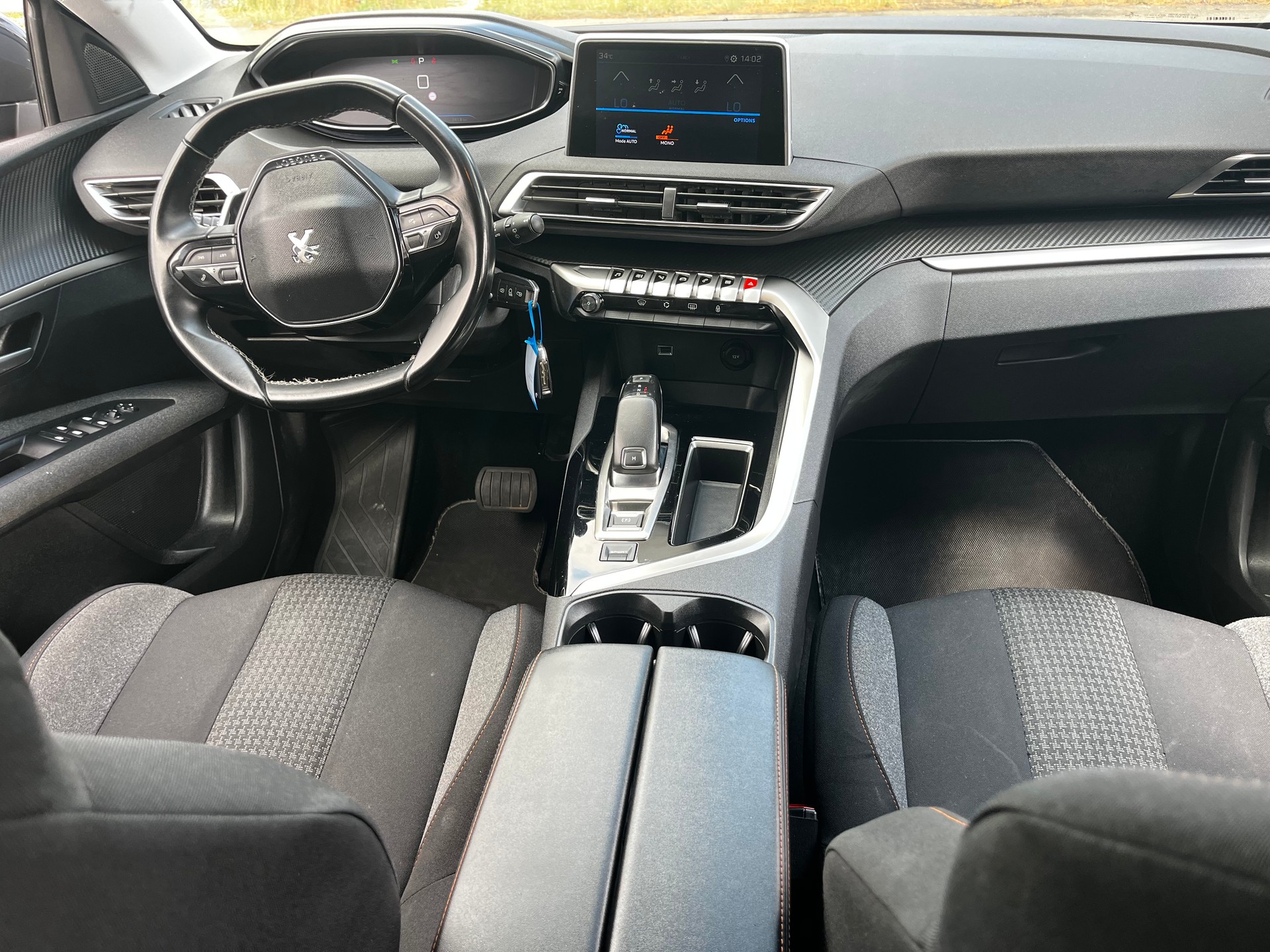 PEUGEOT 3008 1.2 PureTech-image-10