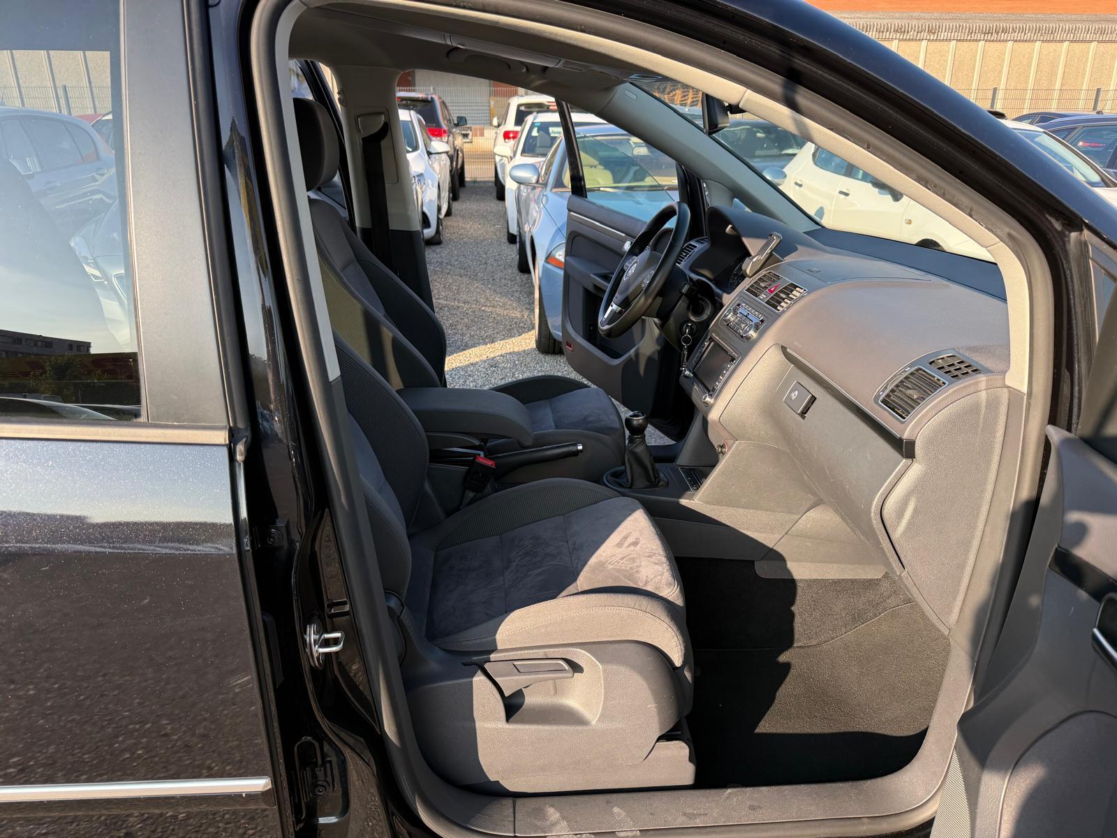VW Touran 1.4 TSI 140 Highline-image-10