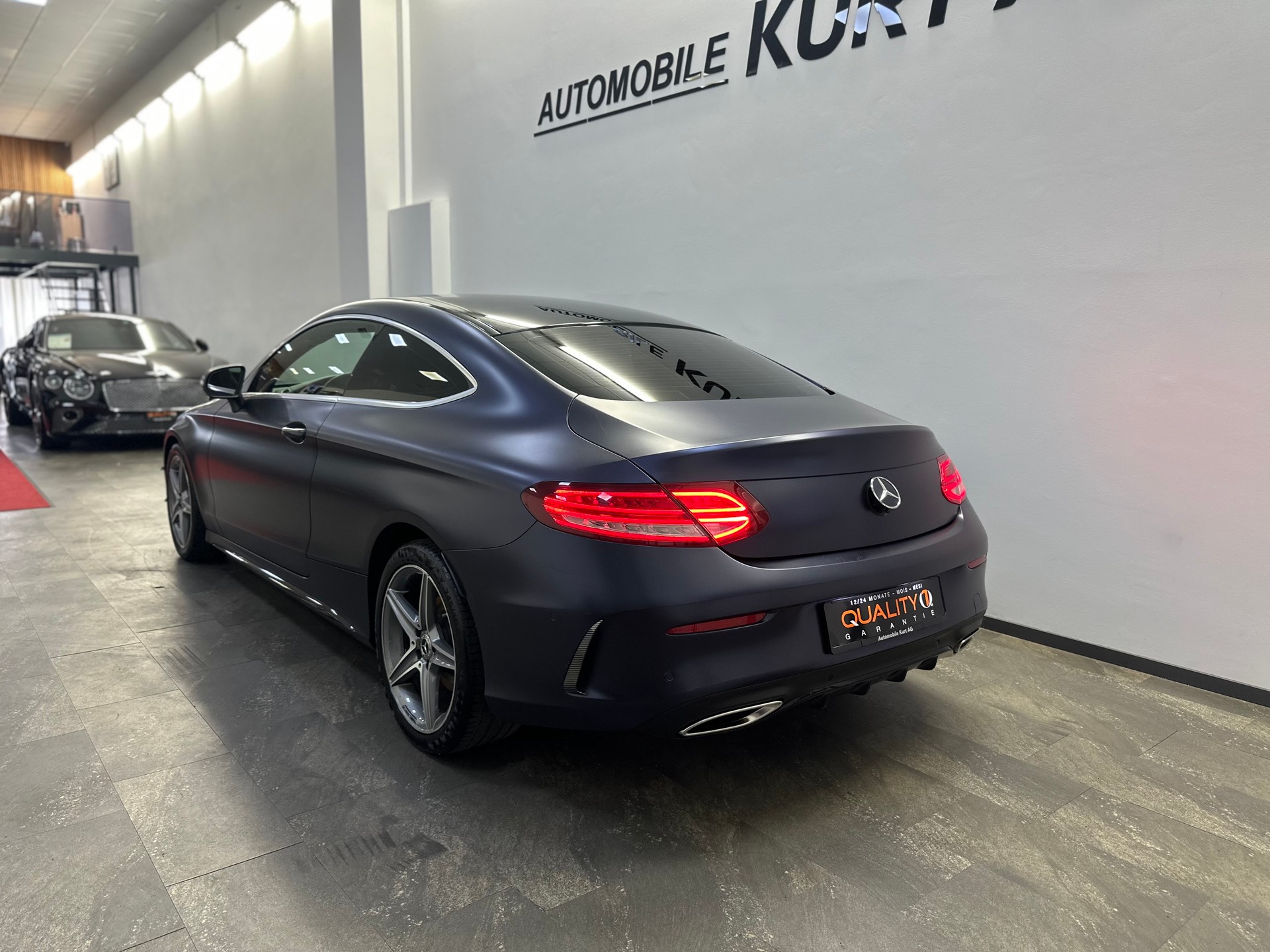 MERCEDES-BENZ C 200 AMG Line Coupé-showroom-element-3