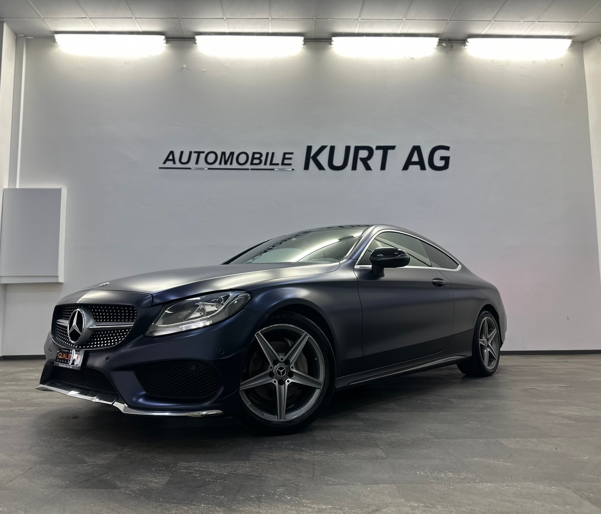 MERCEDES-BENZ C 200 AMG Line Coupé-showroom-element-1
