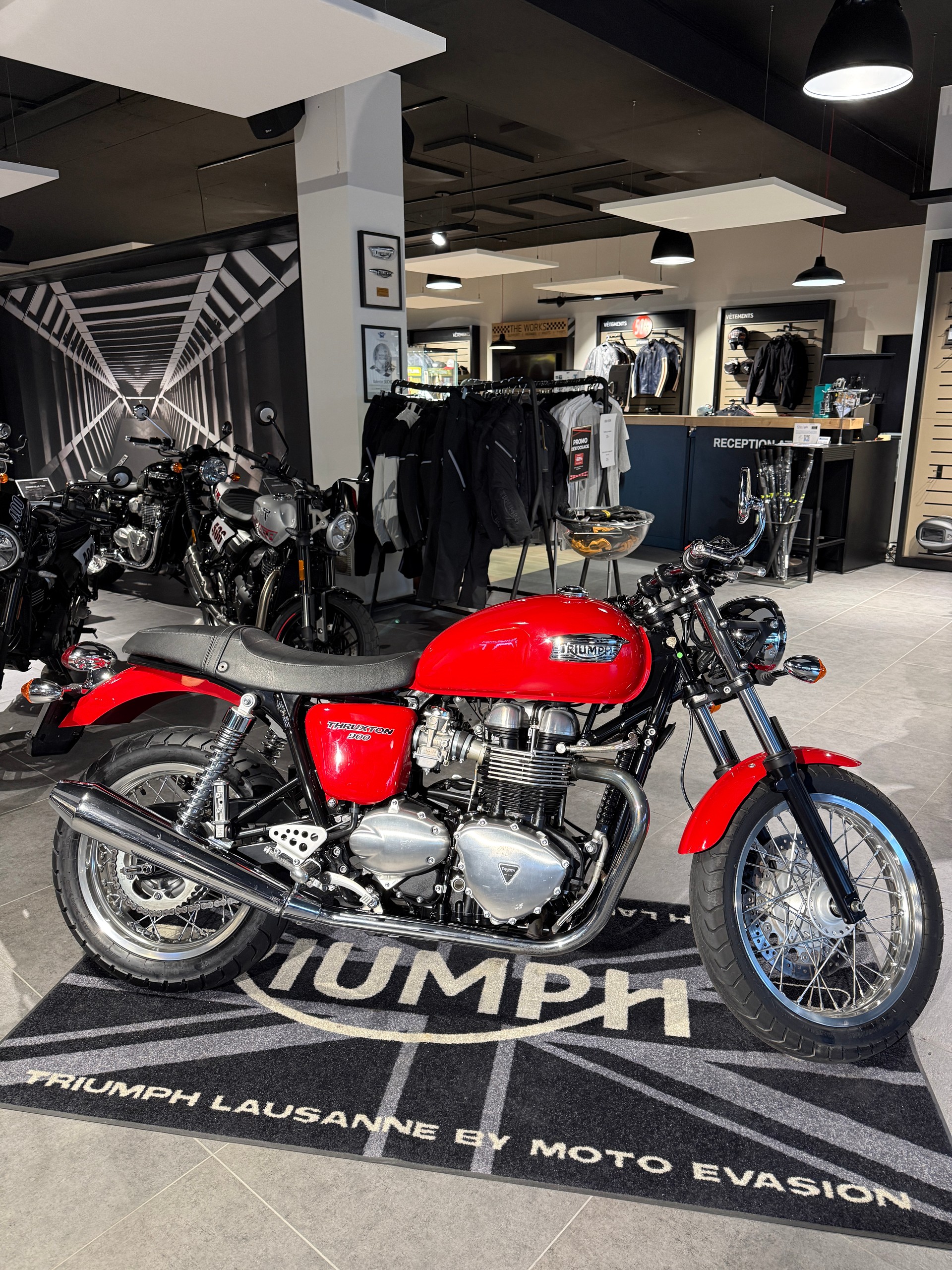 TRIUMPH Thruxton 900 i