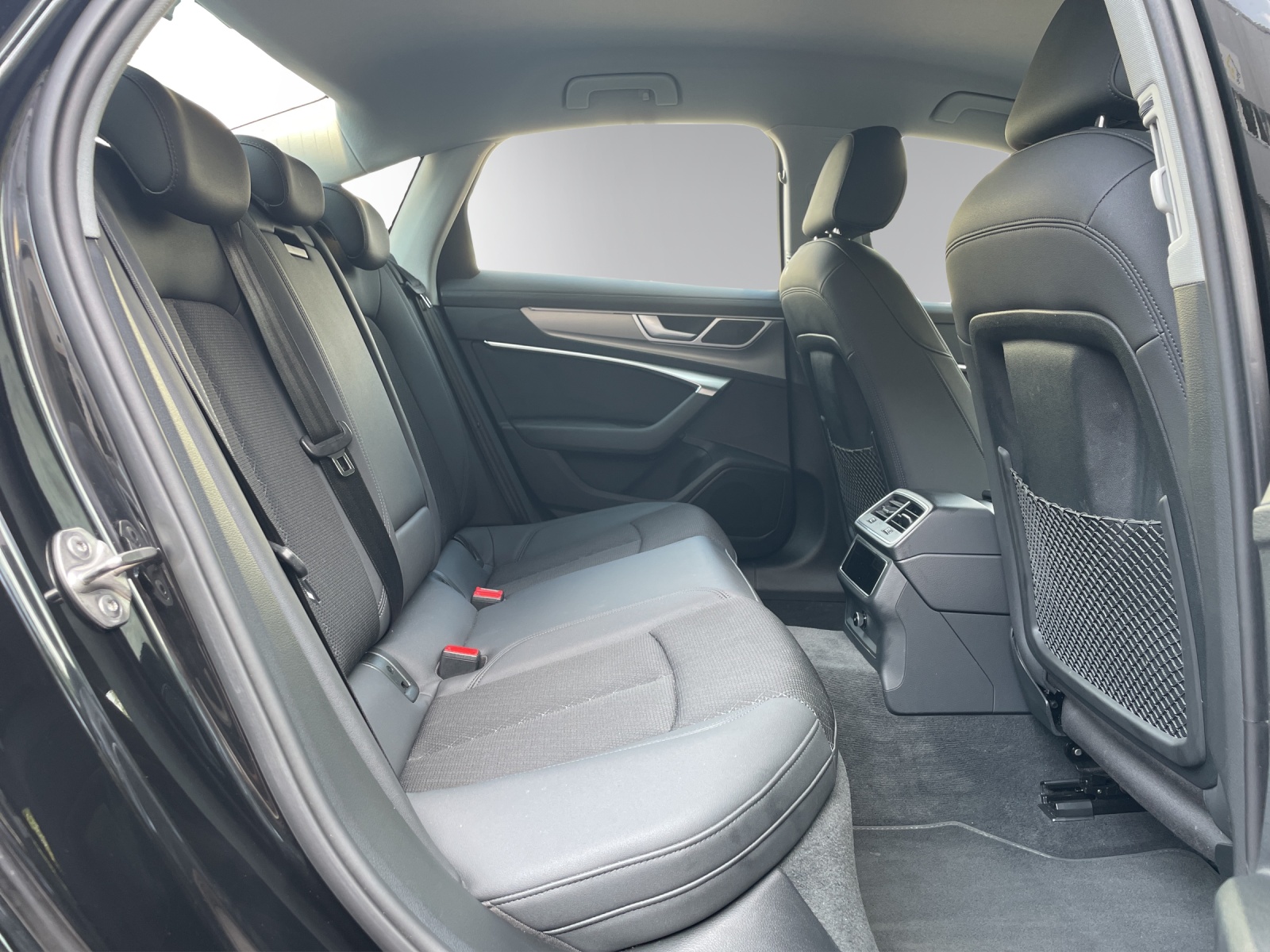AUDI A6 Limousine 40 TDI Design quattro S-tronic-image-9