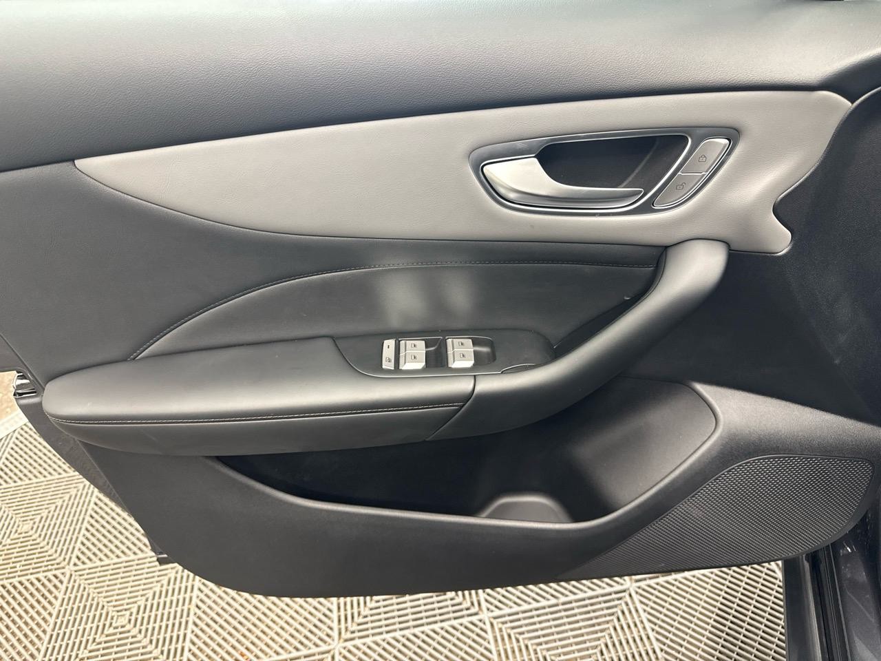 MG 4 EV 64kWh Premium FaceLift-showroom-element-3