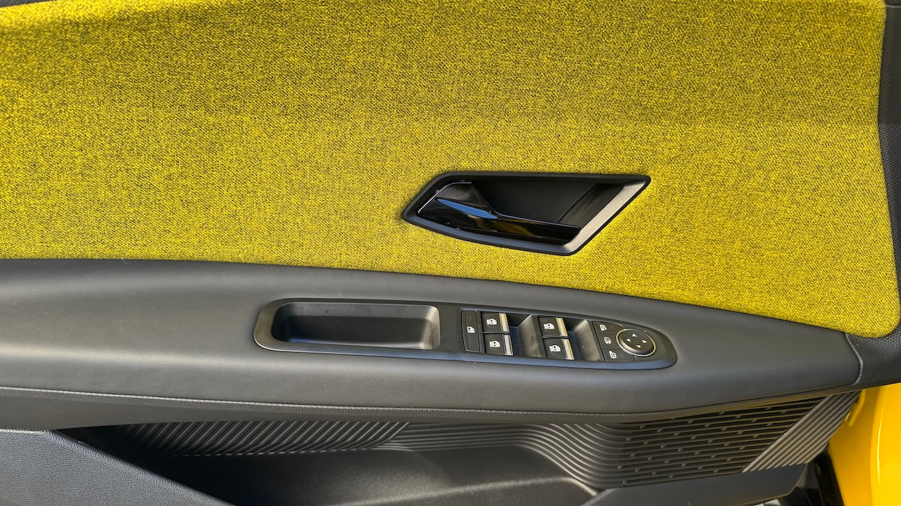 RENAULT R5 E-Tech Comfort Range 52 kWh Iconic Five-image-29