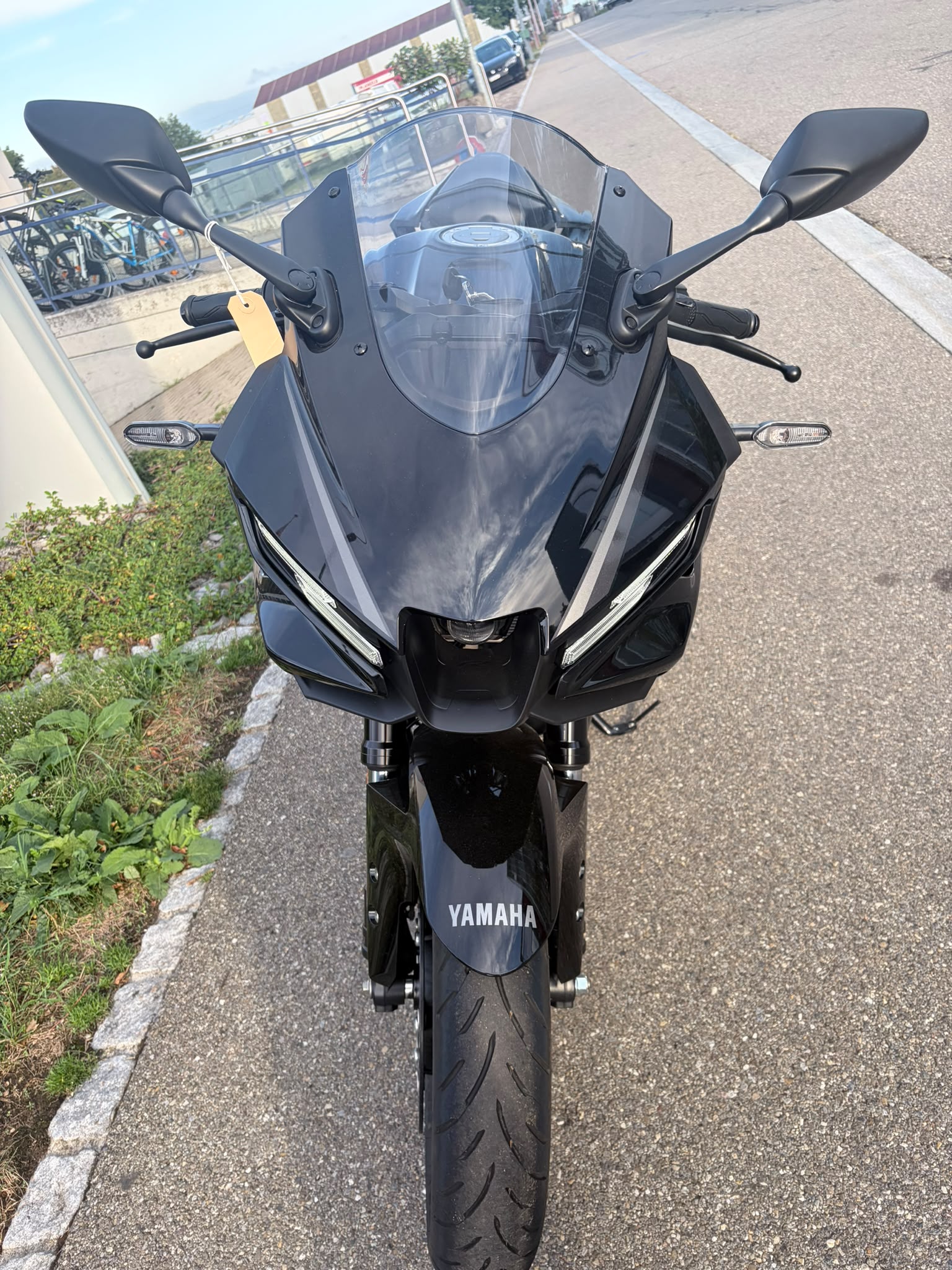 YAMAHA YZF-R3-showroom-element-2