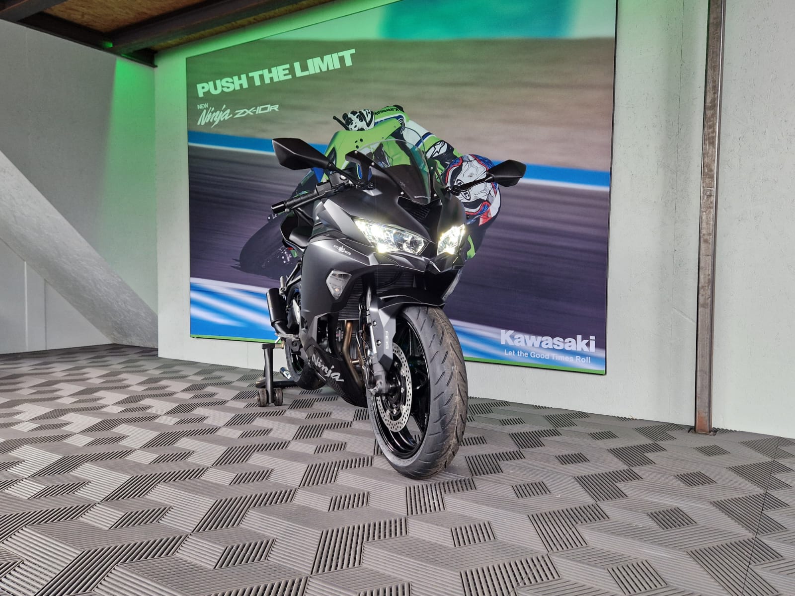 KAWASAKI Ninja ZX-4RR ** Black Edition **-image-4