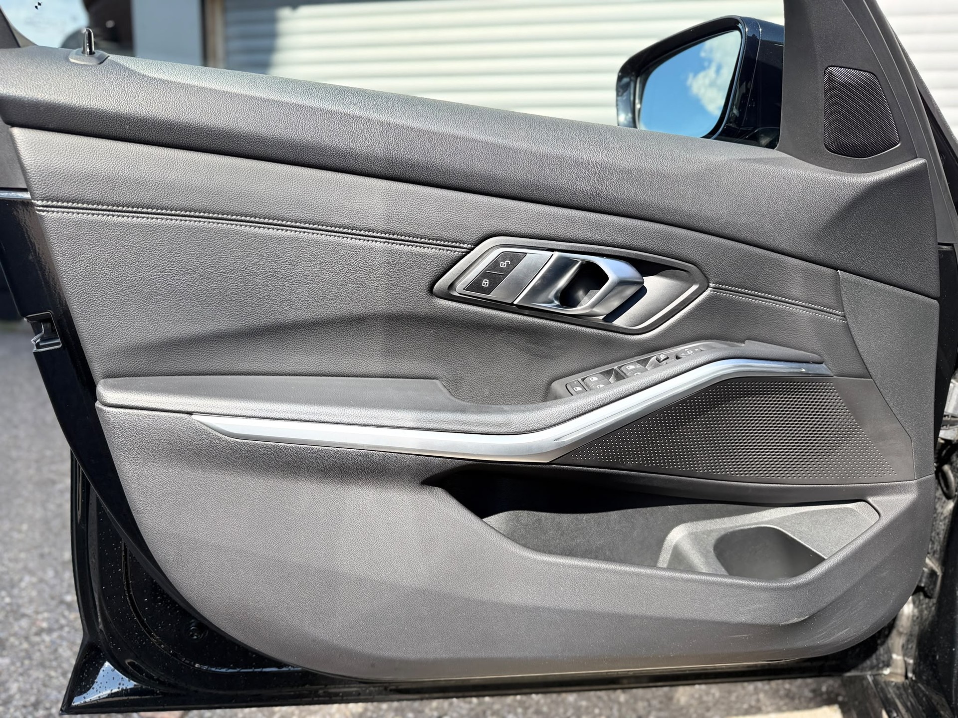 BMW 318d-image-7