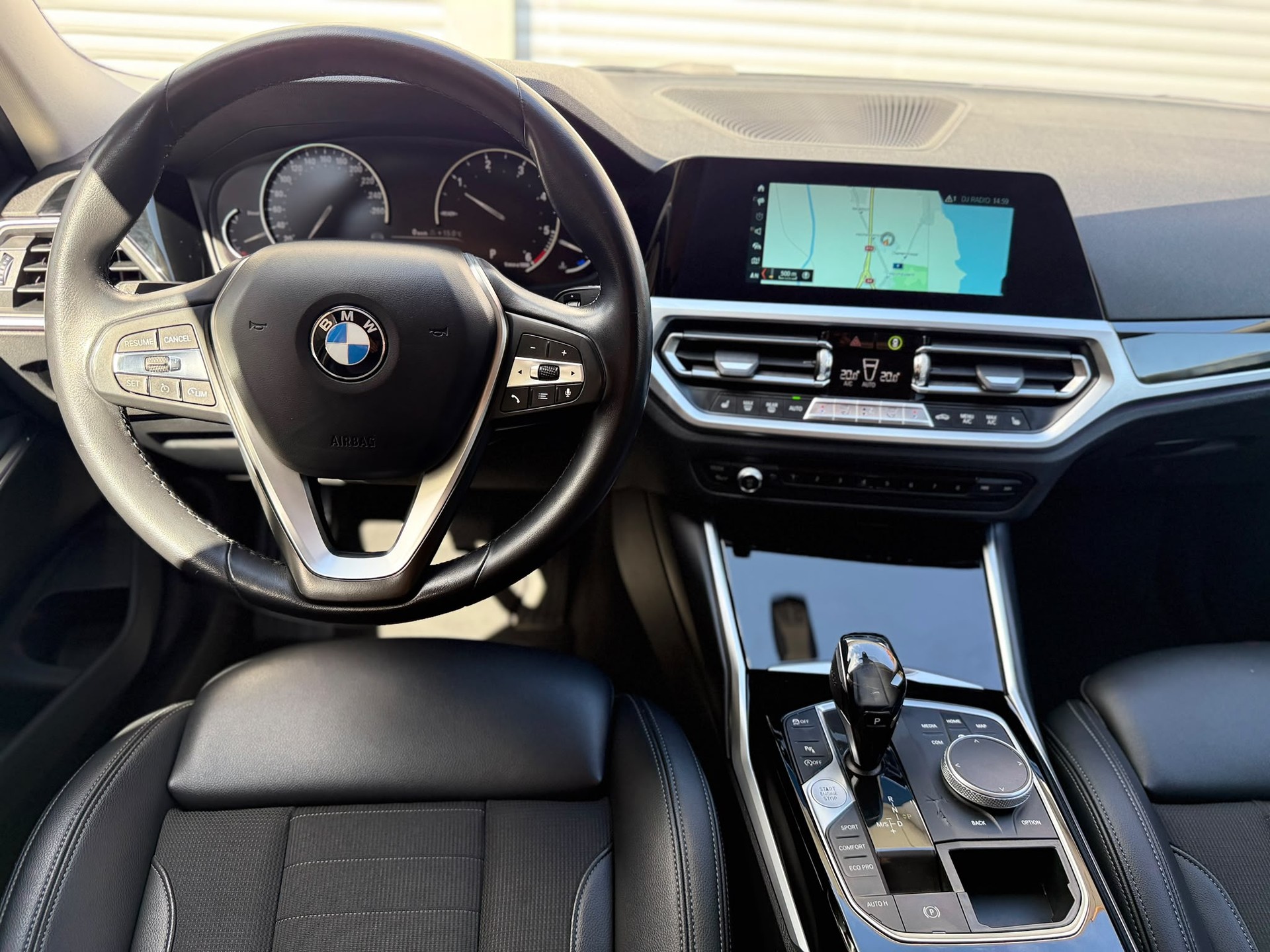 BMW 318d-image-12