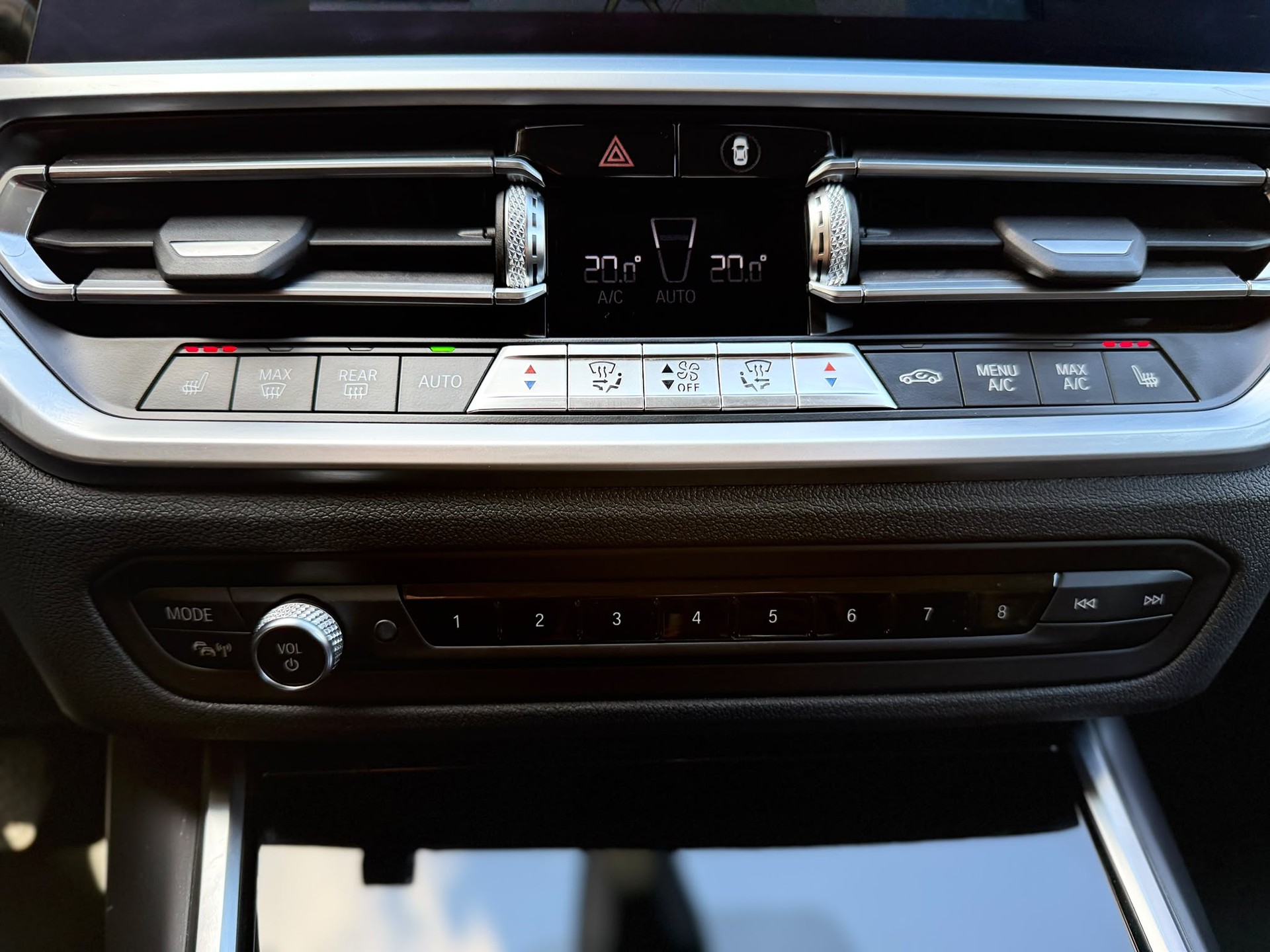 BMW 318d-image-19
