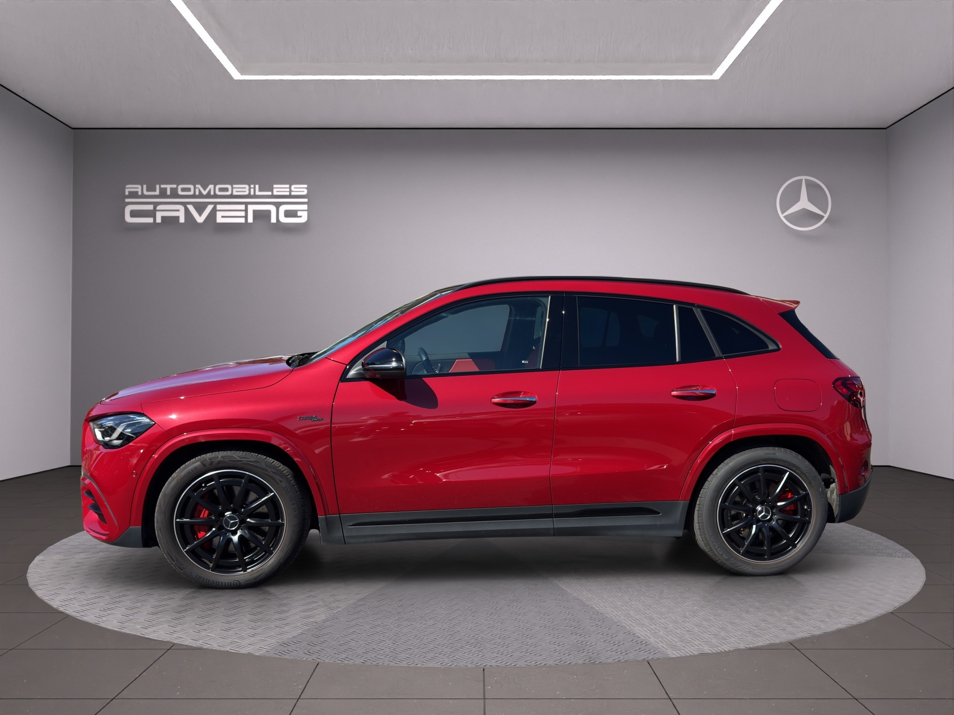 MERCEDES-BENZ GLA AMG 35 4Matic 8G-DCT-showroom-element-1