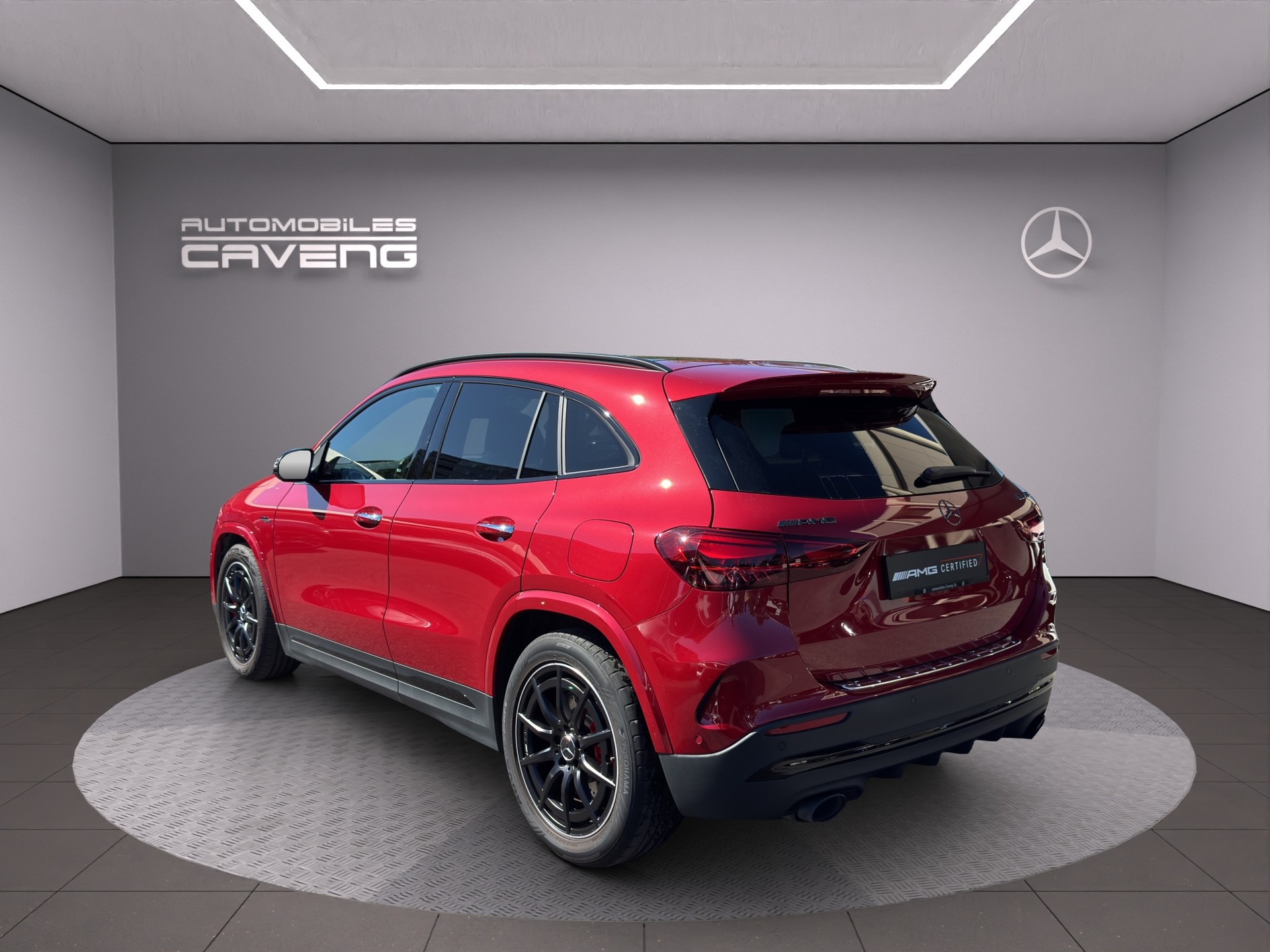 MERCEDES-BENZ GLA AMG 35 4Matic 8G-DCT-showroom-element-2