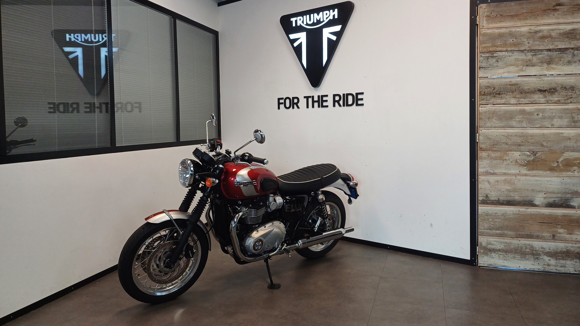 TRIUMPH Bonneville T120 35KW-image-0