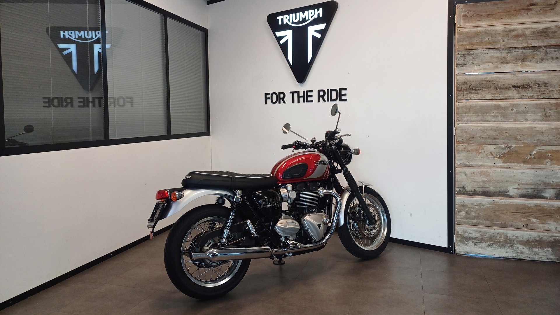 TRIUMPH Bonneville T120 35KW-image-3