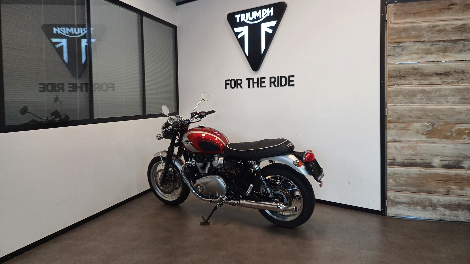 TRIUMPH Bonneville T120 35KW-image-5