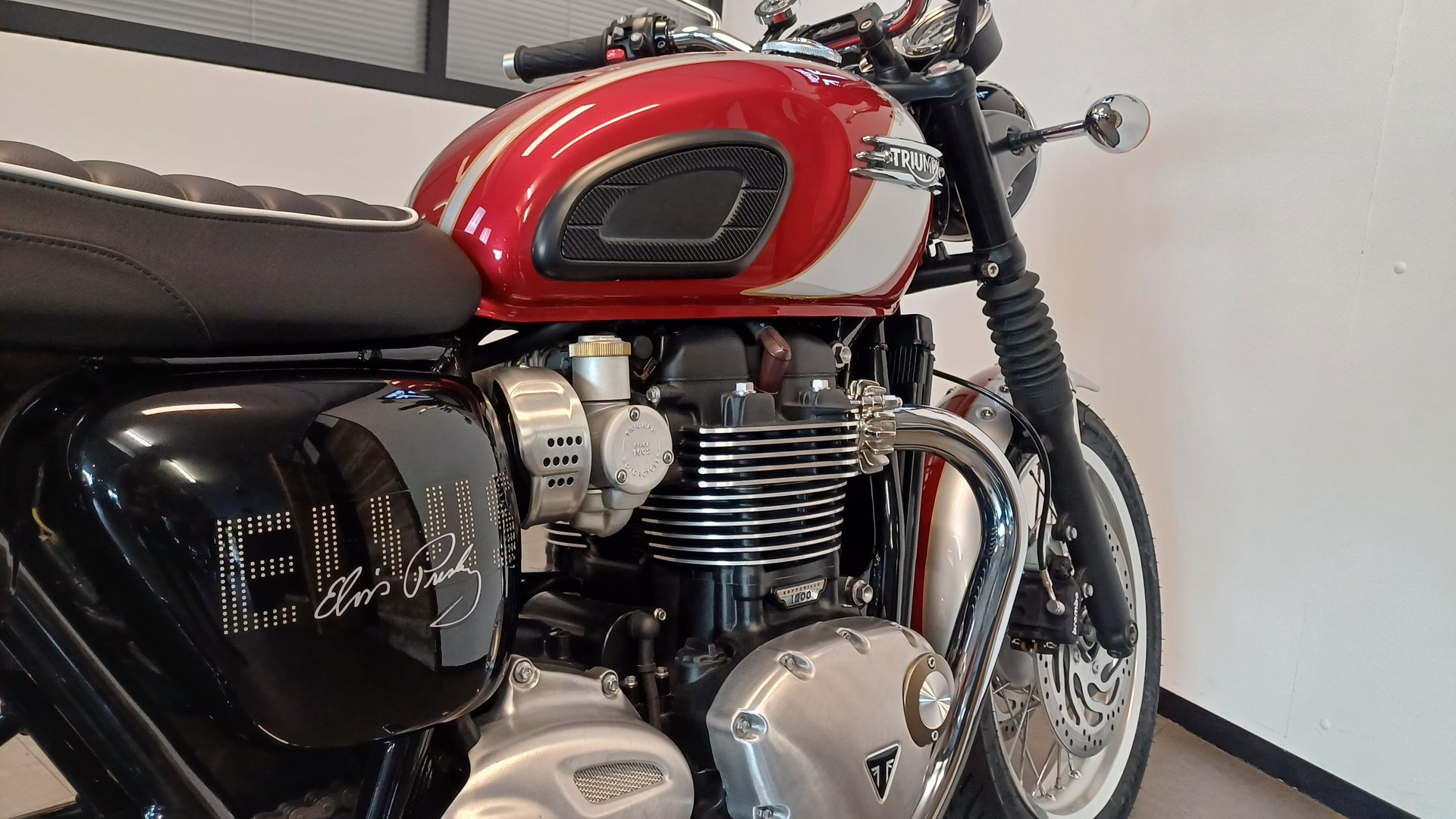 TRIUMPH Bonneville T120 35KW-image-11