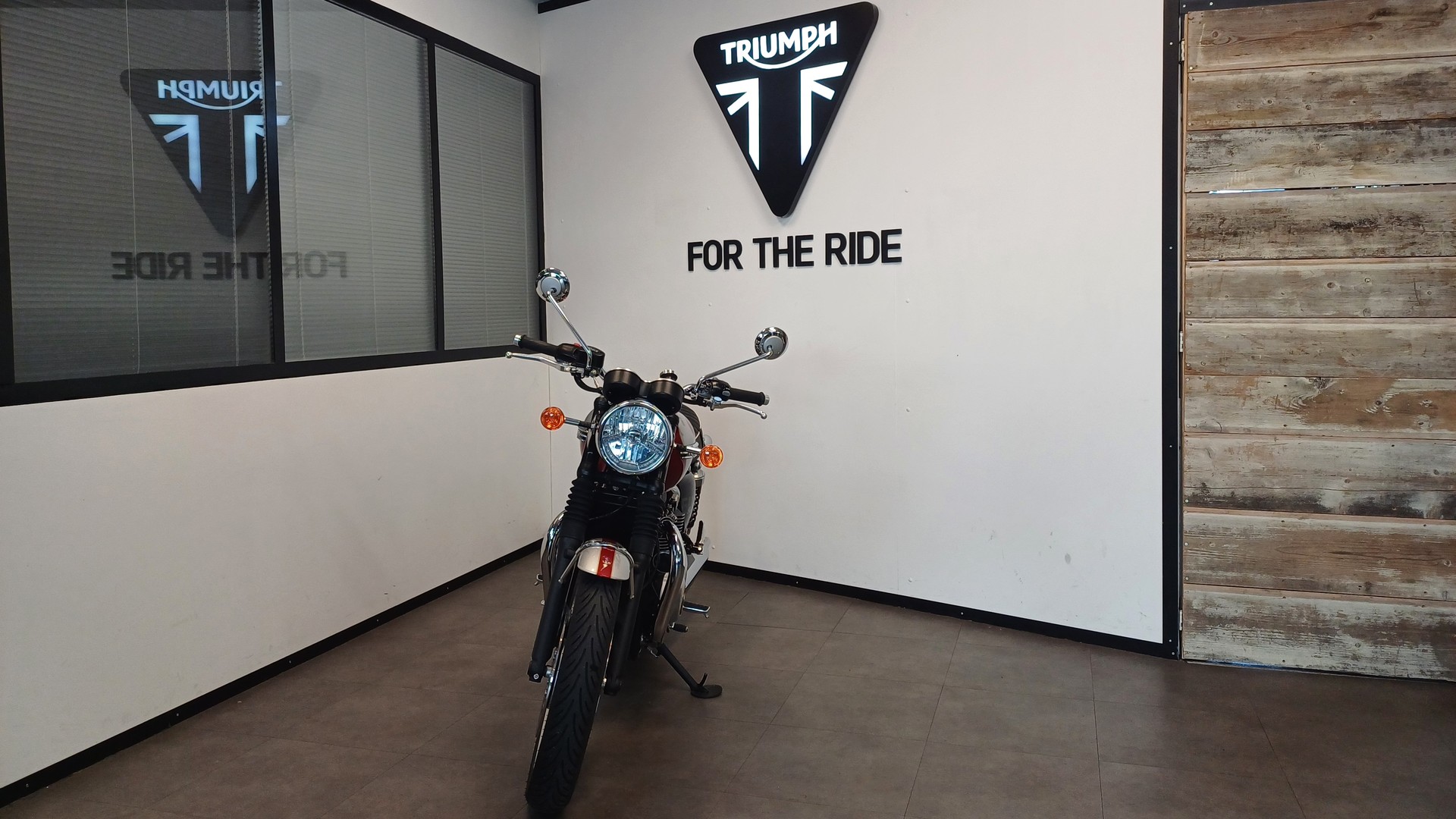 TRIUMPH Bonneville T120 35KW-image-8