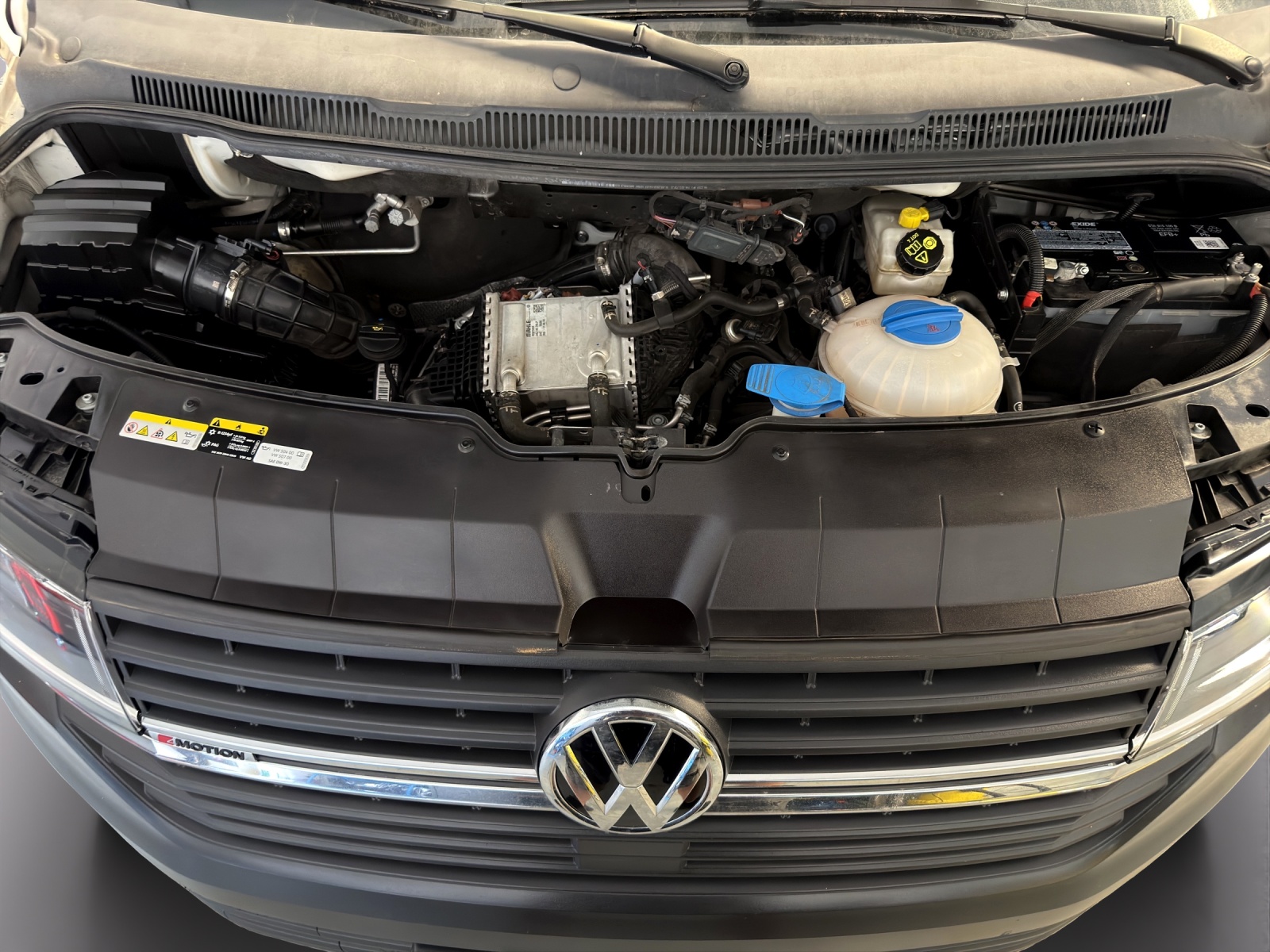 VW T6.1 2.0 TDI 4Motion DSG Transporter-image-18