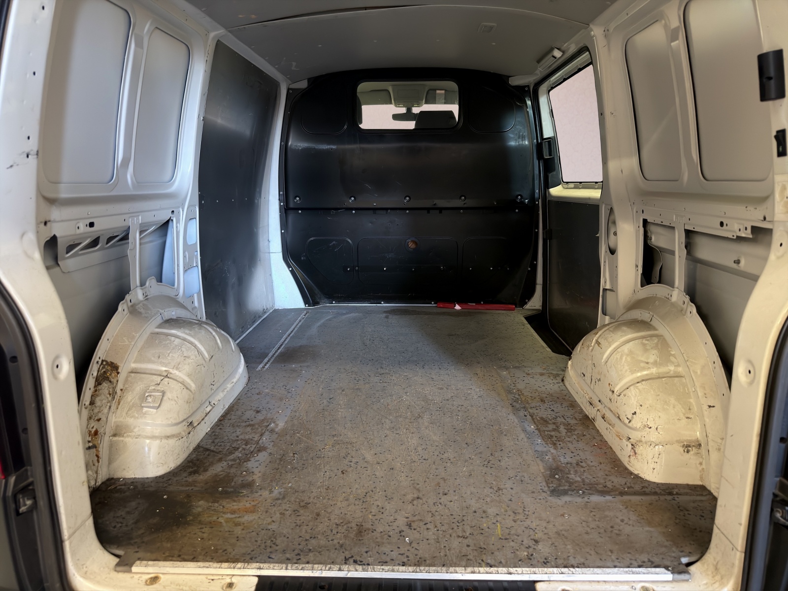 VW T6.1 2.0 TDI 4Motion DSG Transporter-image-17