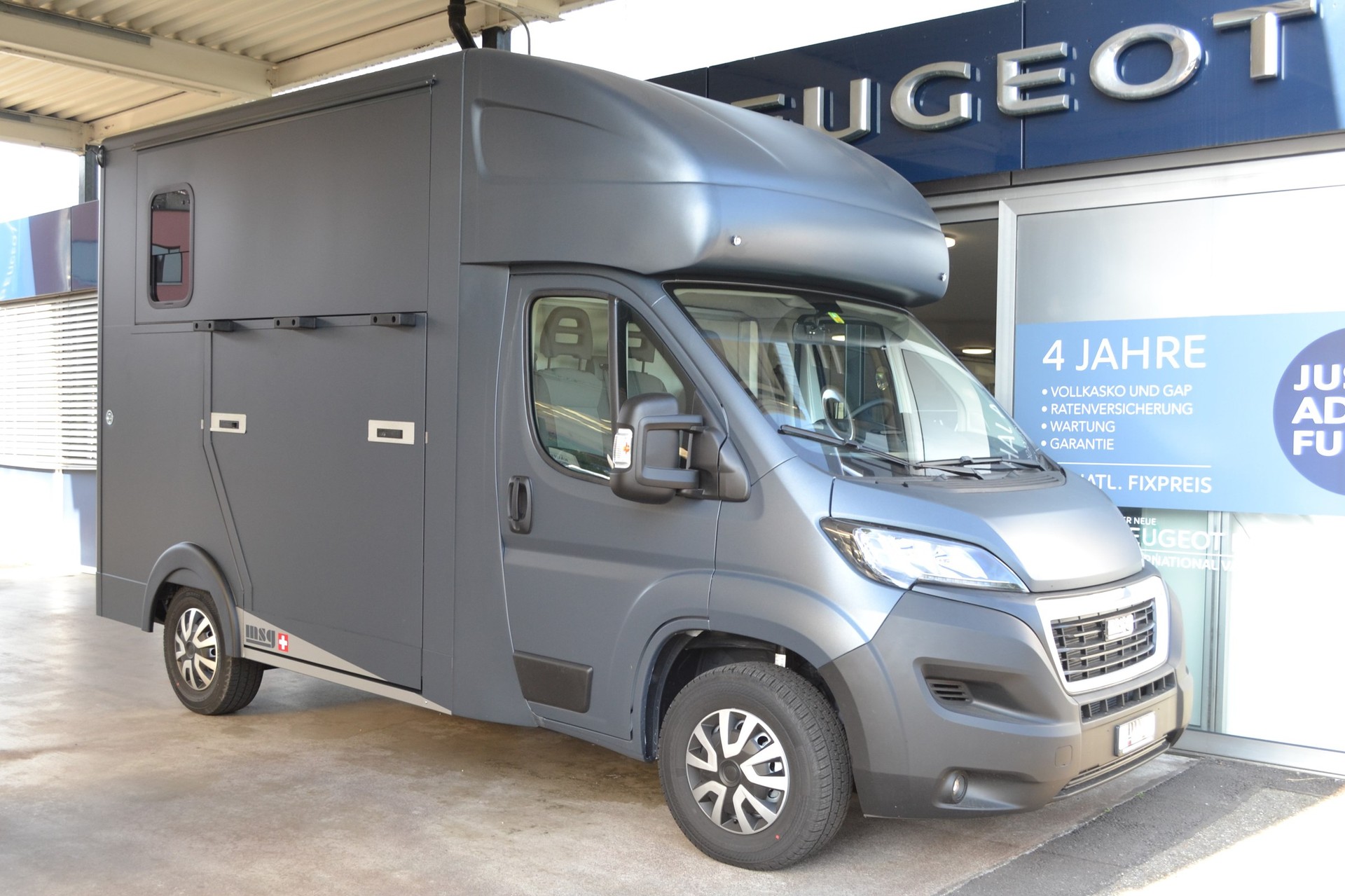 PEUGEOT Pferdetransport MSG Superlight Plus