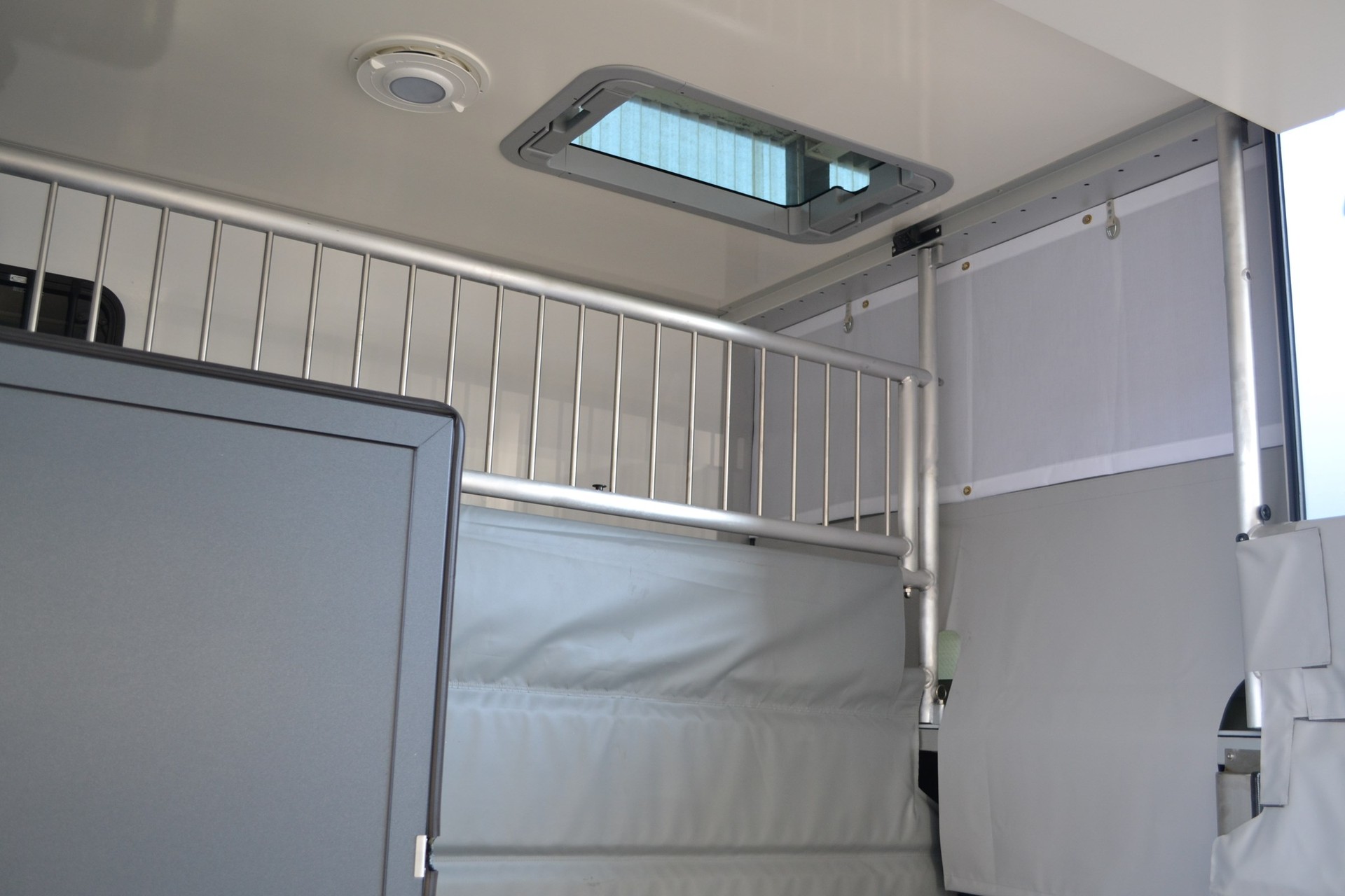 PEUGEOT Pferdetransport MSG Superlight Plus-image-6