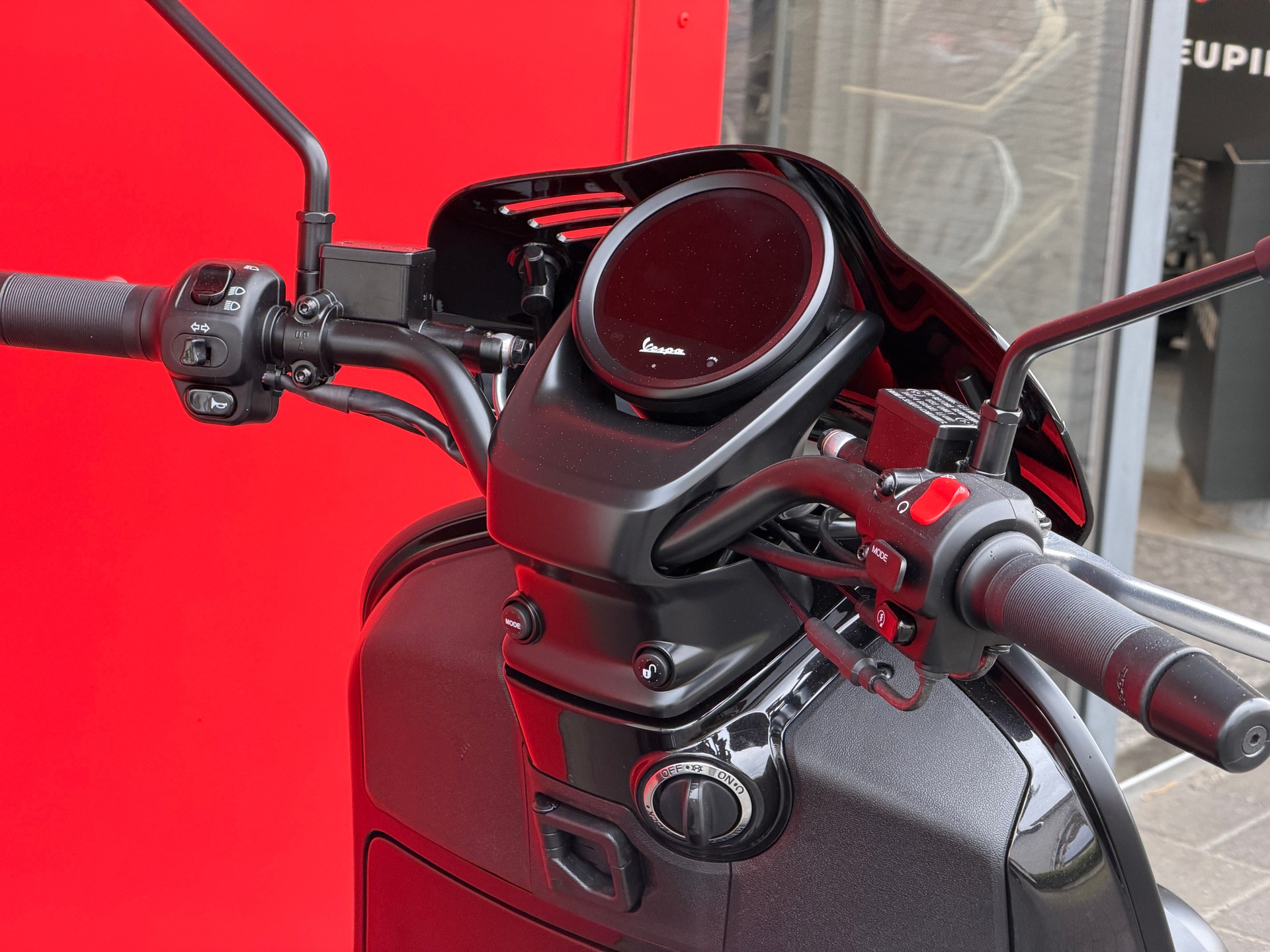 PIAGGIO Vespa GTV 300 ''Notte''-image-9