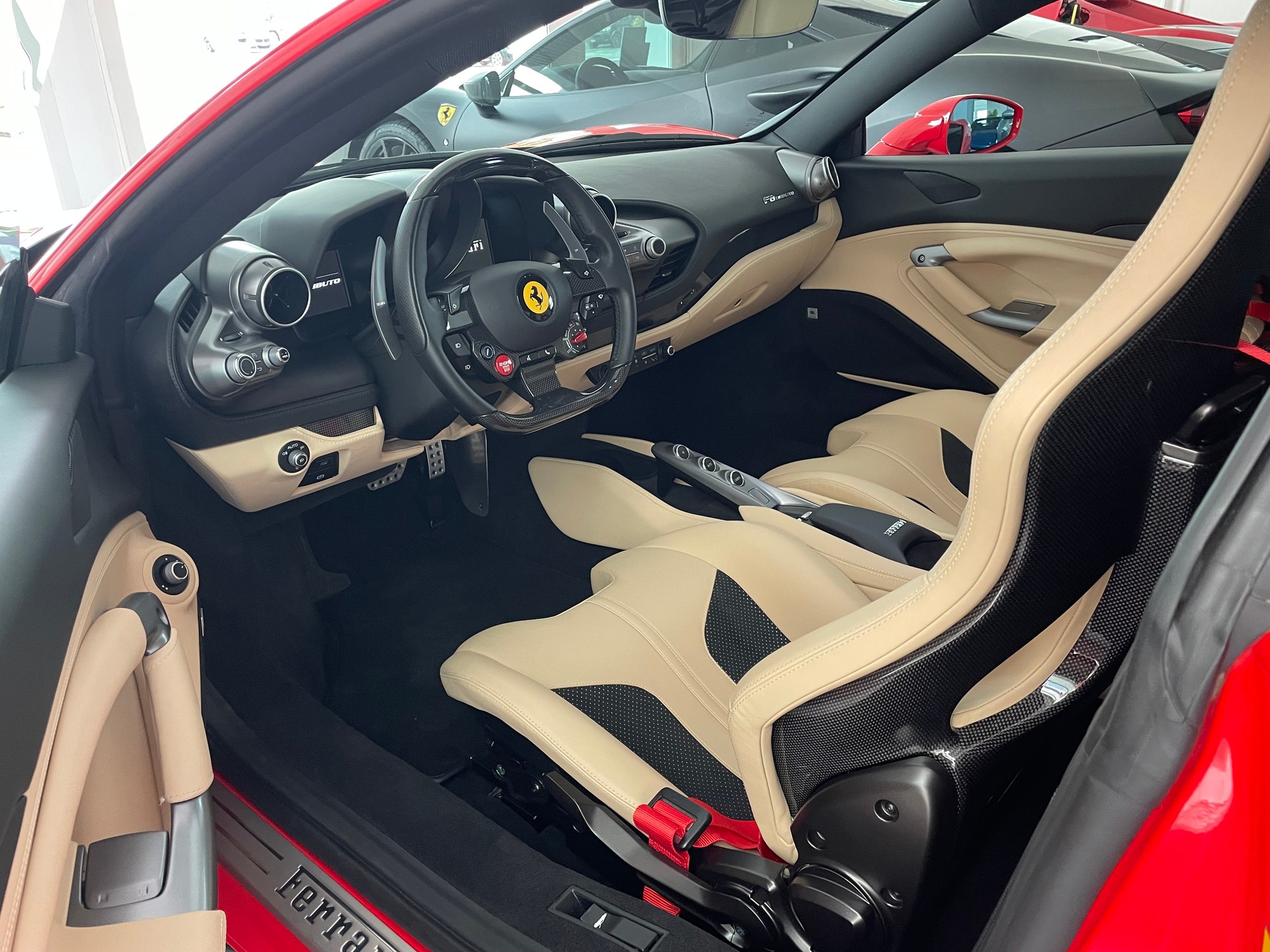 FERRARI F8 Tributo-image-9