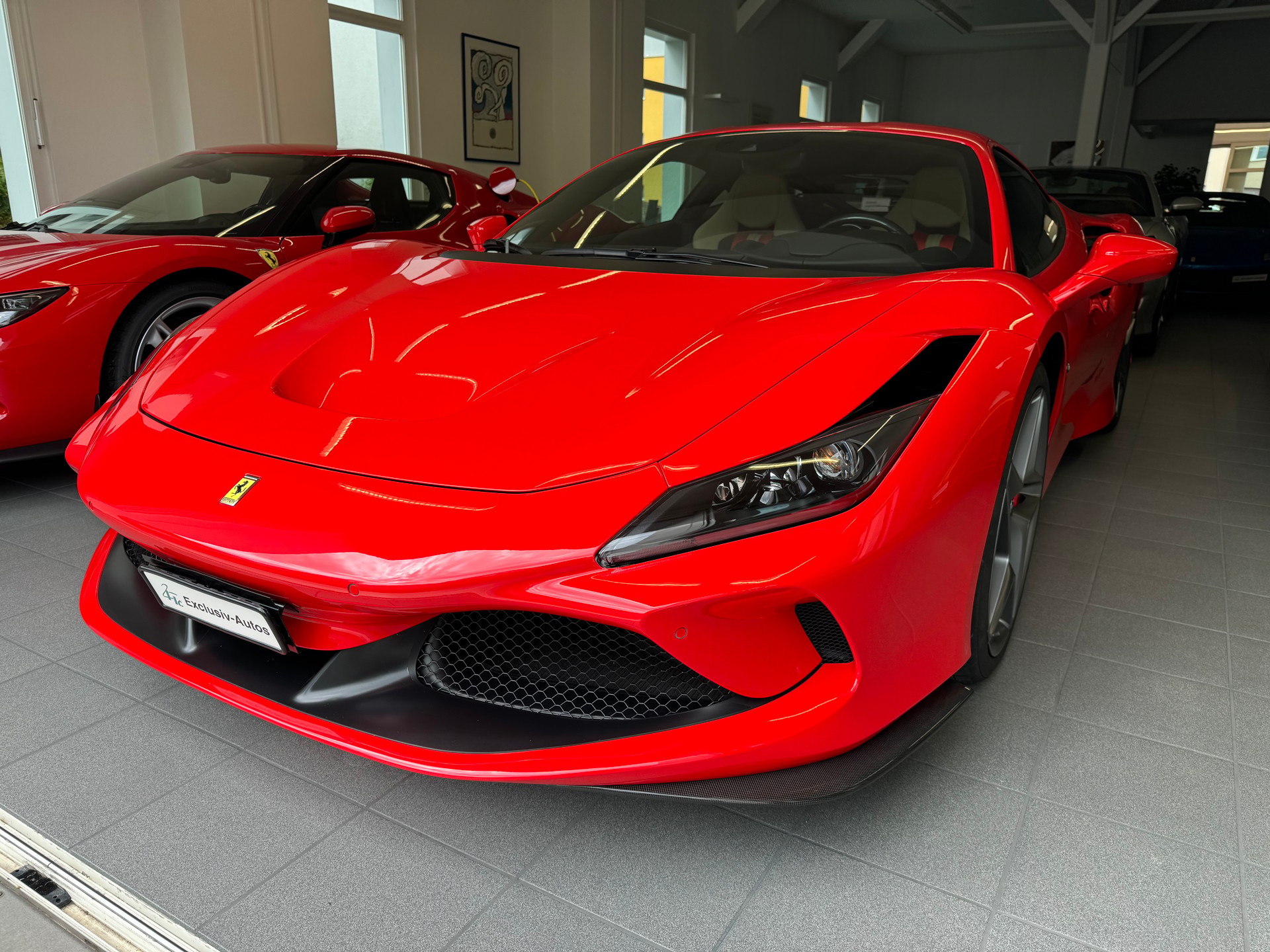 FERRARI F8 Tributo-image-2