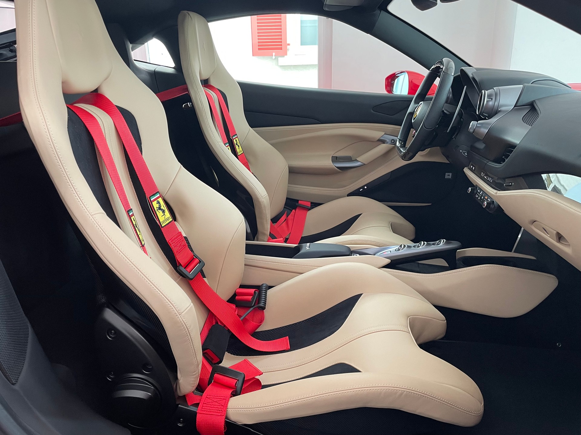 FERRARI F8 Tributo-image-11