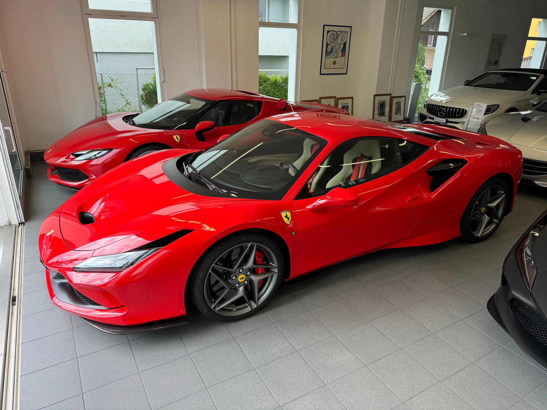 FERRARI F8 Tributo-image-3