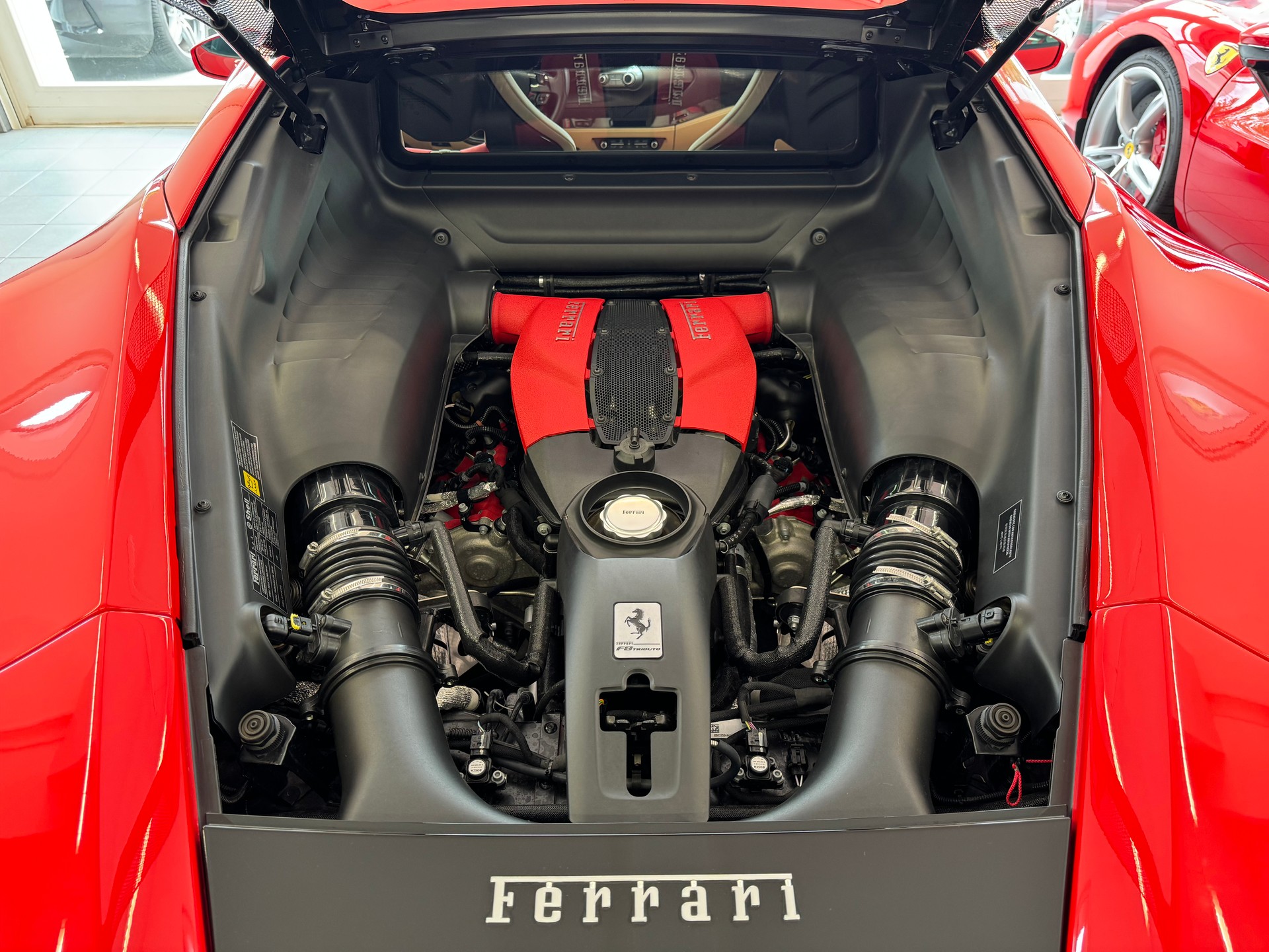 FERRARI F8 Tributo-image-8