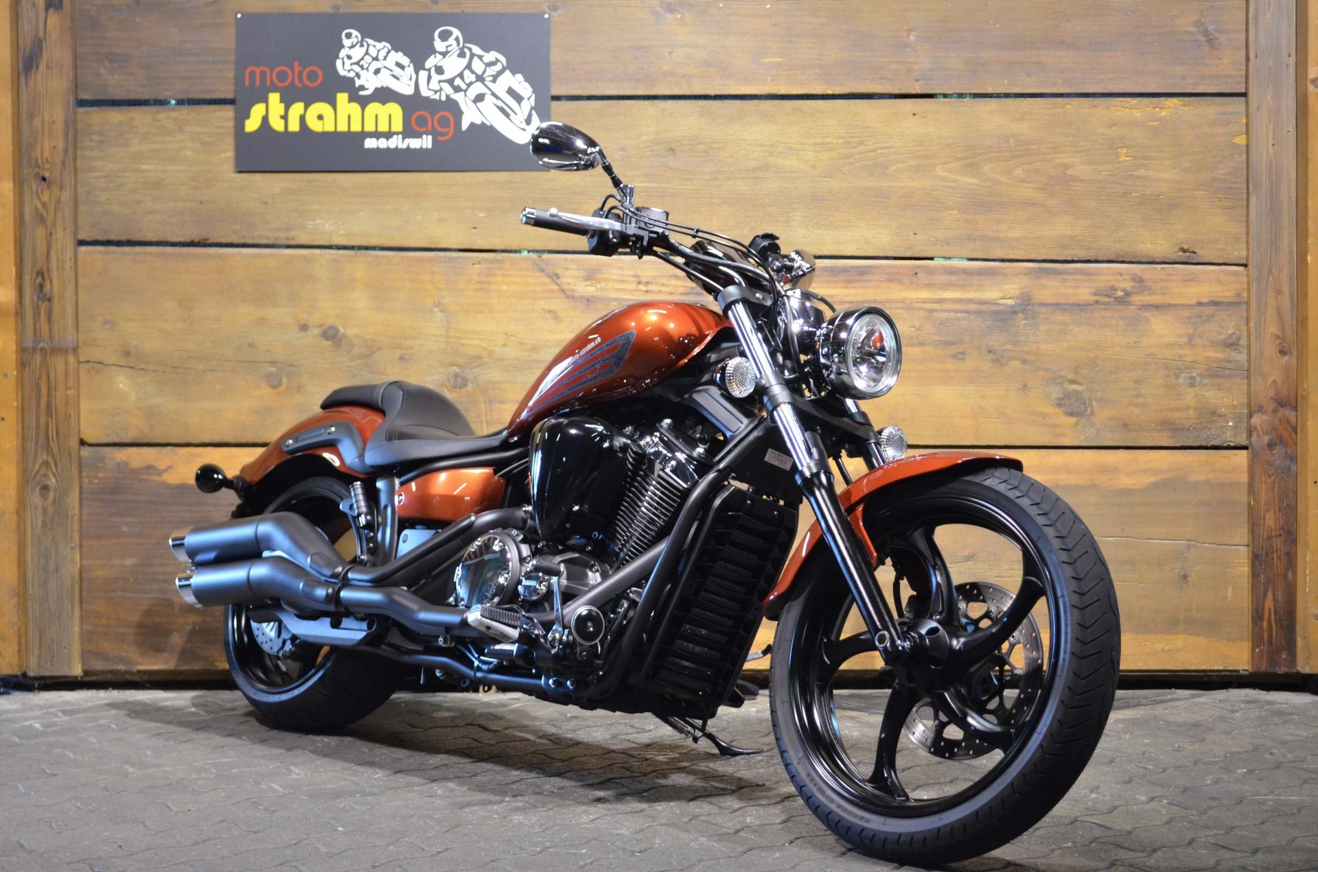 YAMAHA XVS 1300 CU Custom-image-0