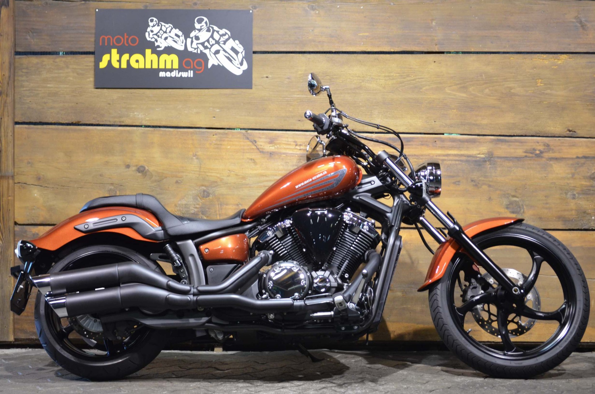 YAMAHA XVS 1300 CU Custom-image-1