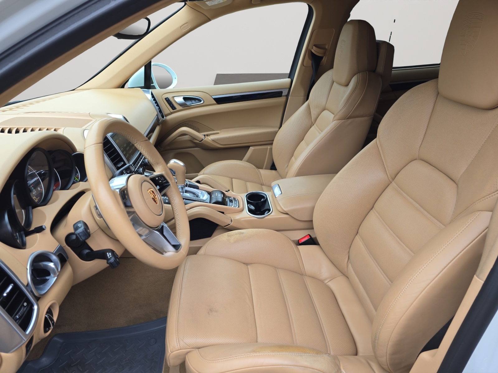 PORSCHE Cayenne S Hybrid-image-4