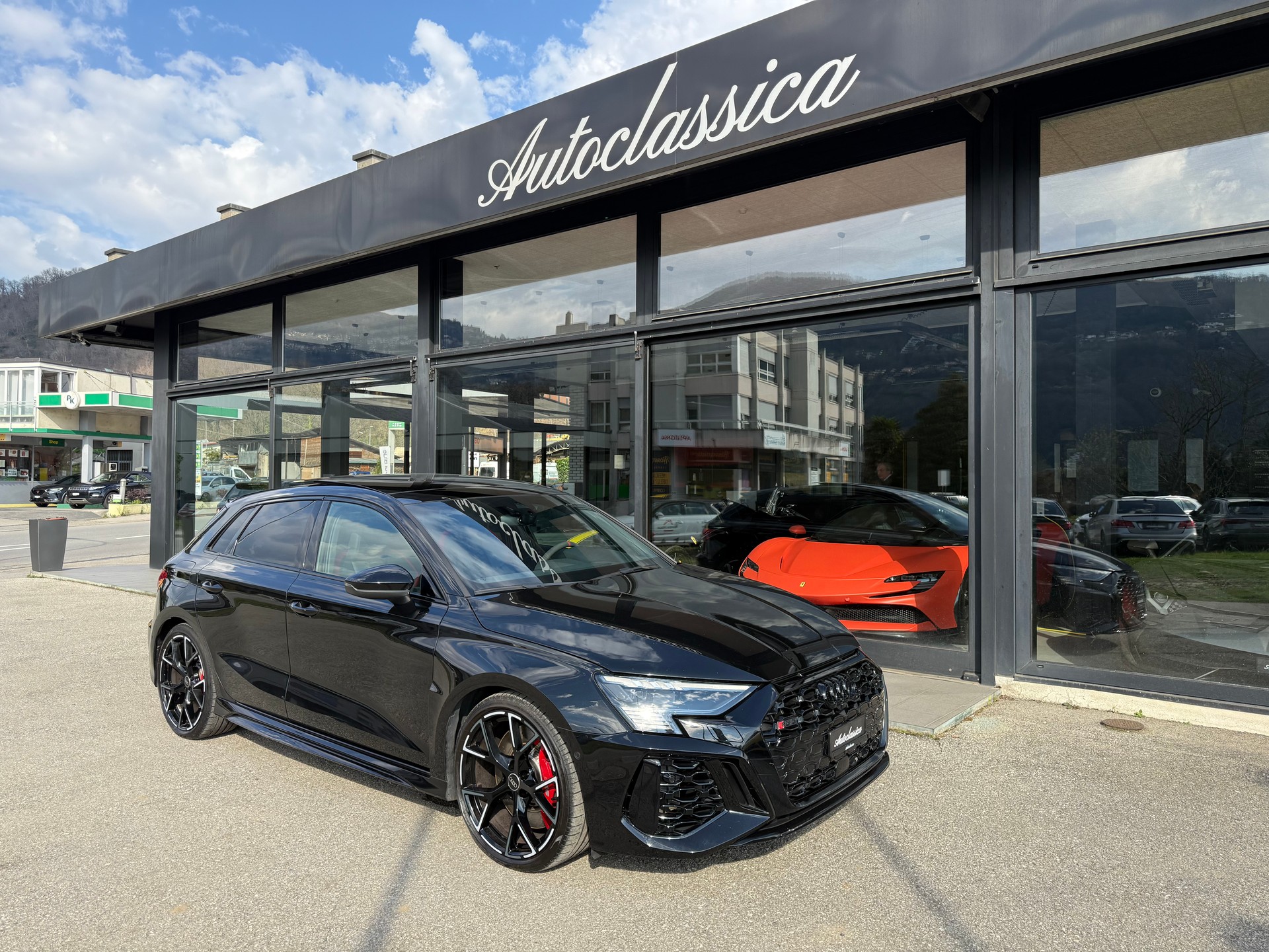 AUDI RS3 Sportback 2.5 TSI quattro S-tronic-image-4