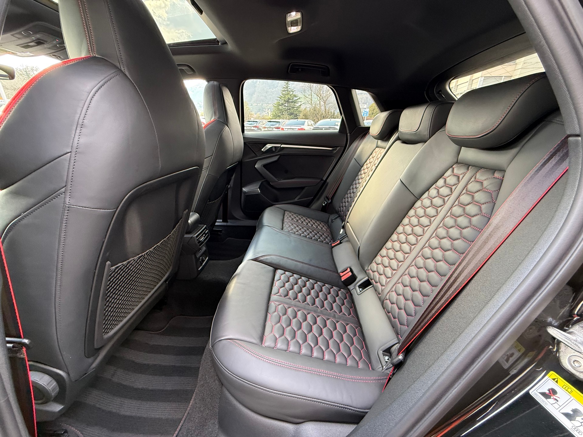 AUDI RS3 Sportback 2.5 TSI quattro S-tronic-image-16