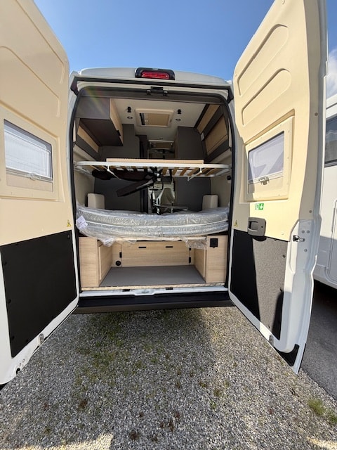 DREAMER Camper Five-image-2