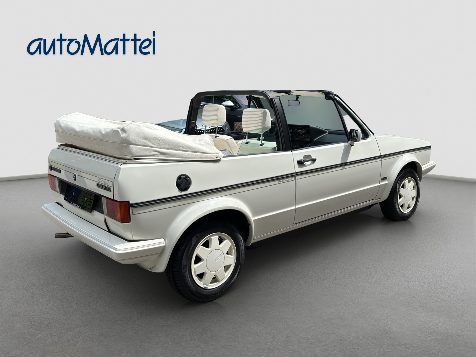 VW Golf Cabriolet 1600 GL Special (White)-showroom-element-3