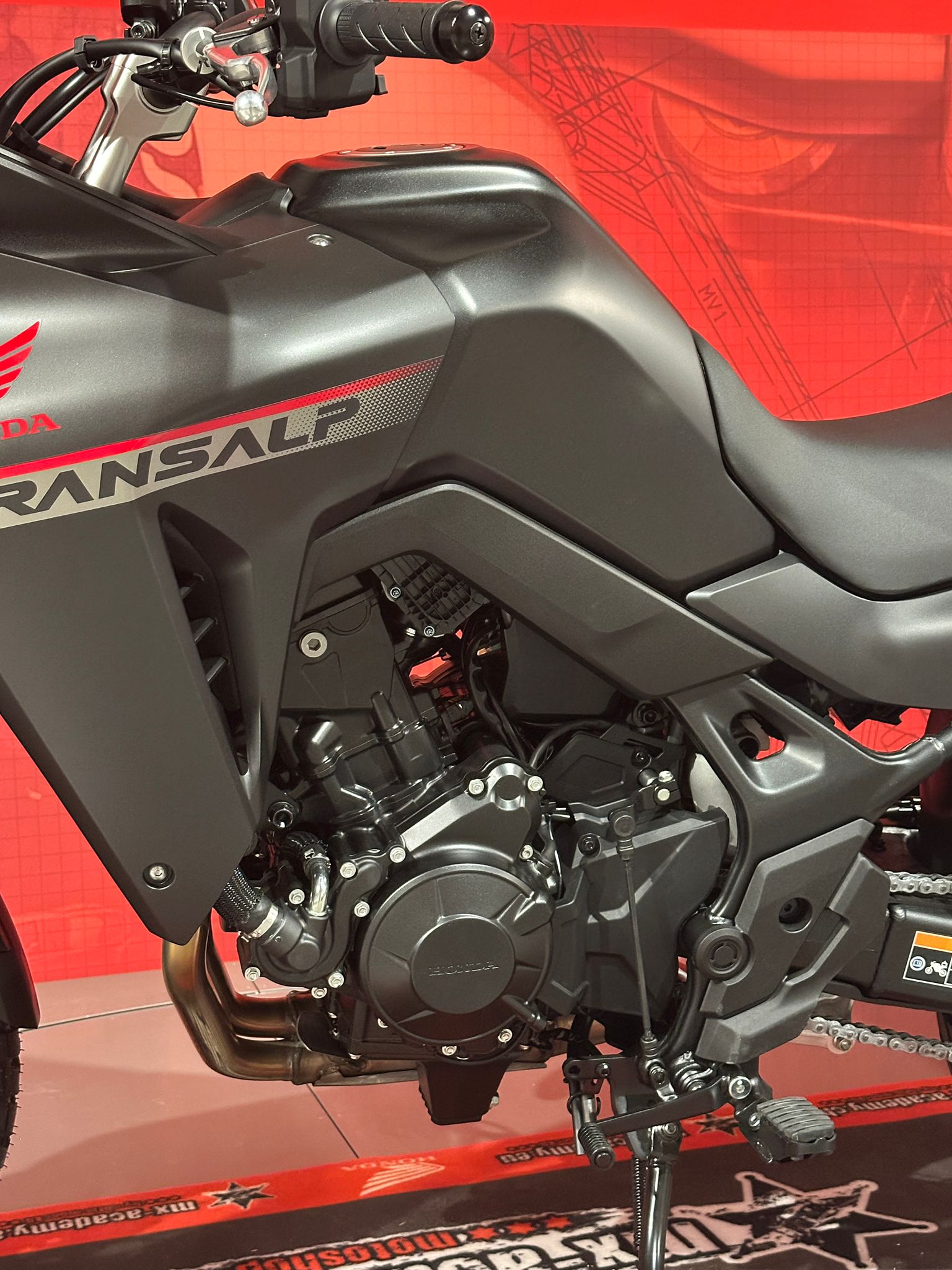 HONDA XL 750 Transalp *Graphite Black**Neufahrzeug*-image-8