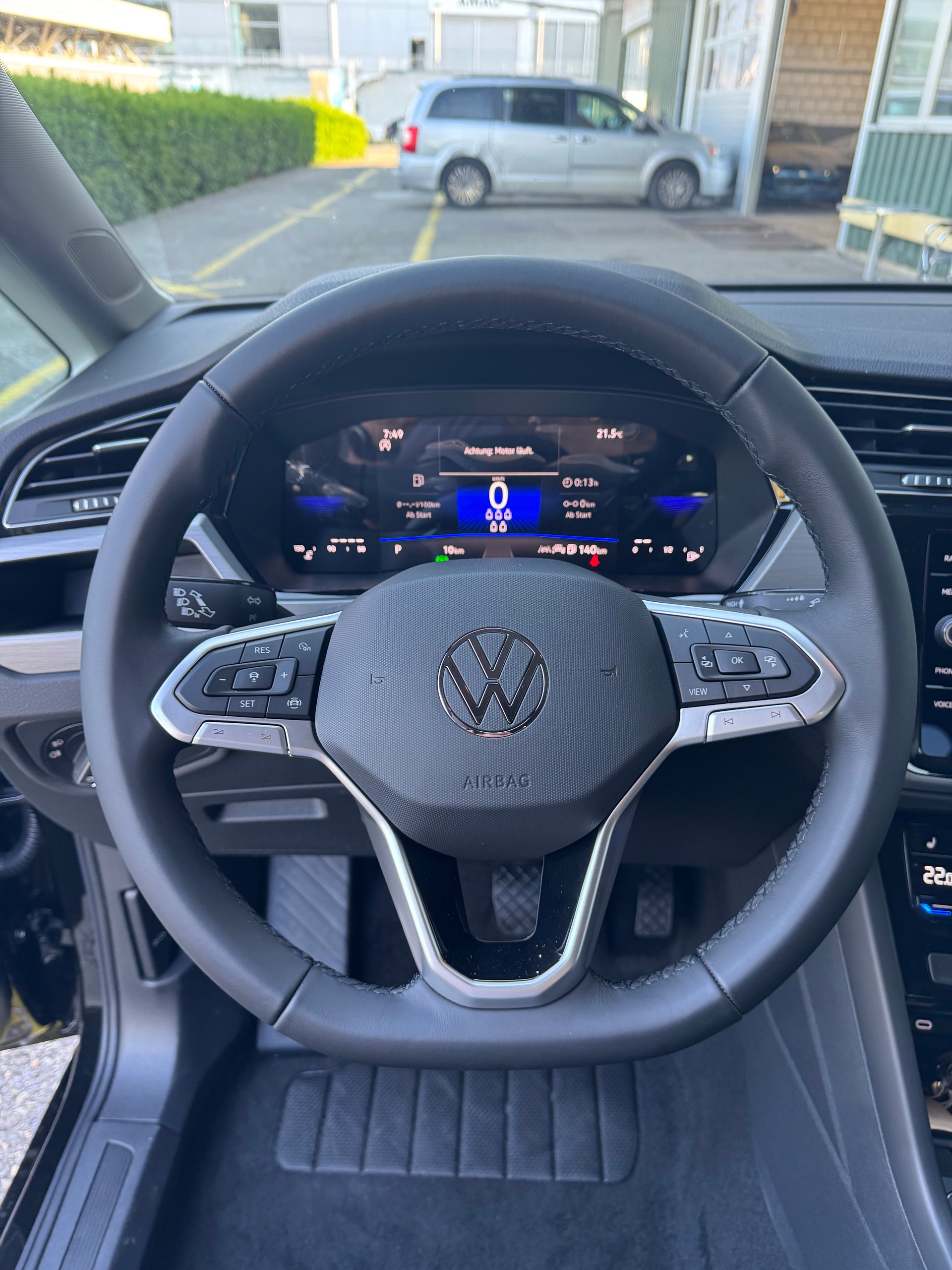 VW Touran 1.5 TSI EVO Comfortline DSG 7 Plätzer 150 PS 33 % Rabatt !-showroom-element-2