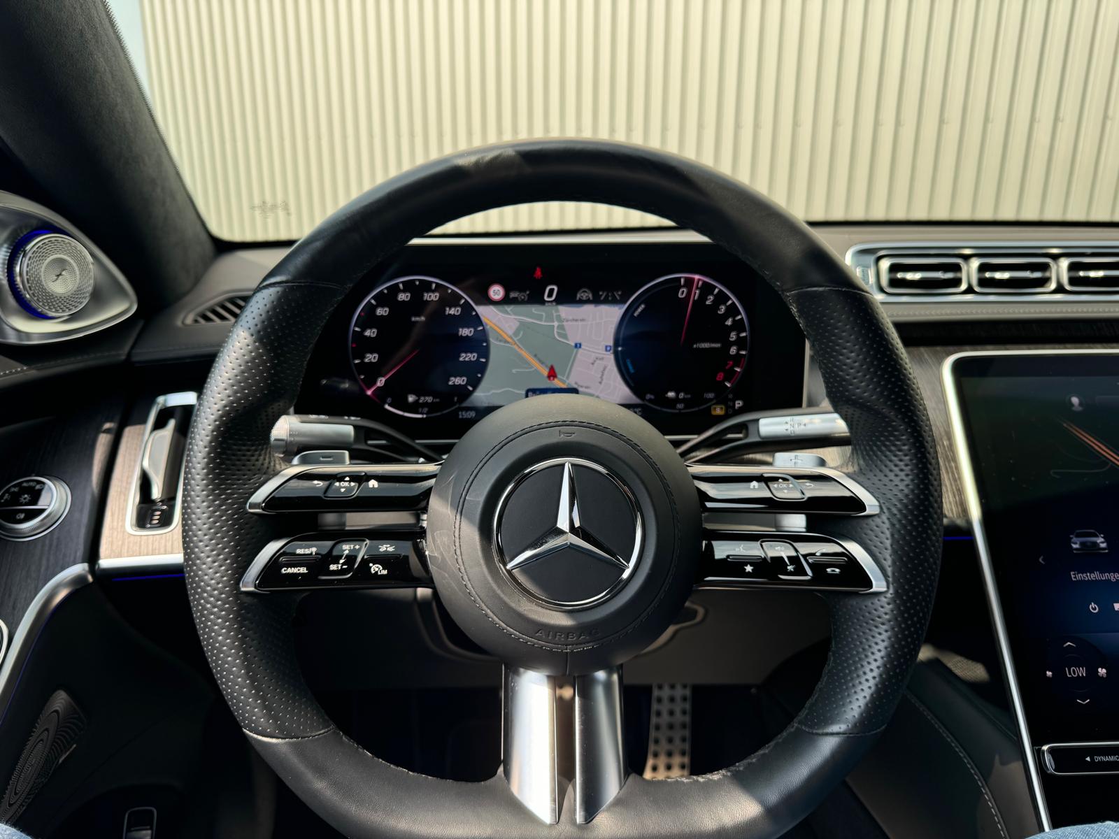 MERCEDES-BENZ S 580 e L AMG Limited All Black Performance (S63 AMG Optik) 9G-Tronic-image-9