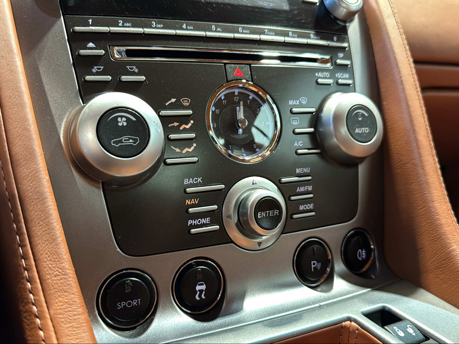 ASTON MARTIN DB9 Touchtronic 2-image-13