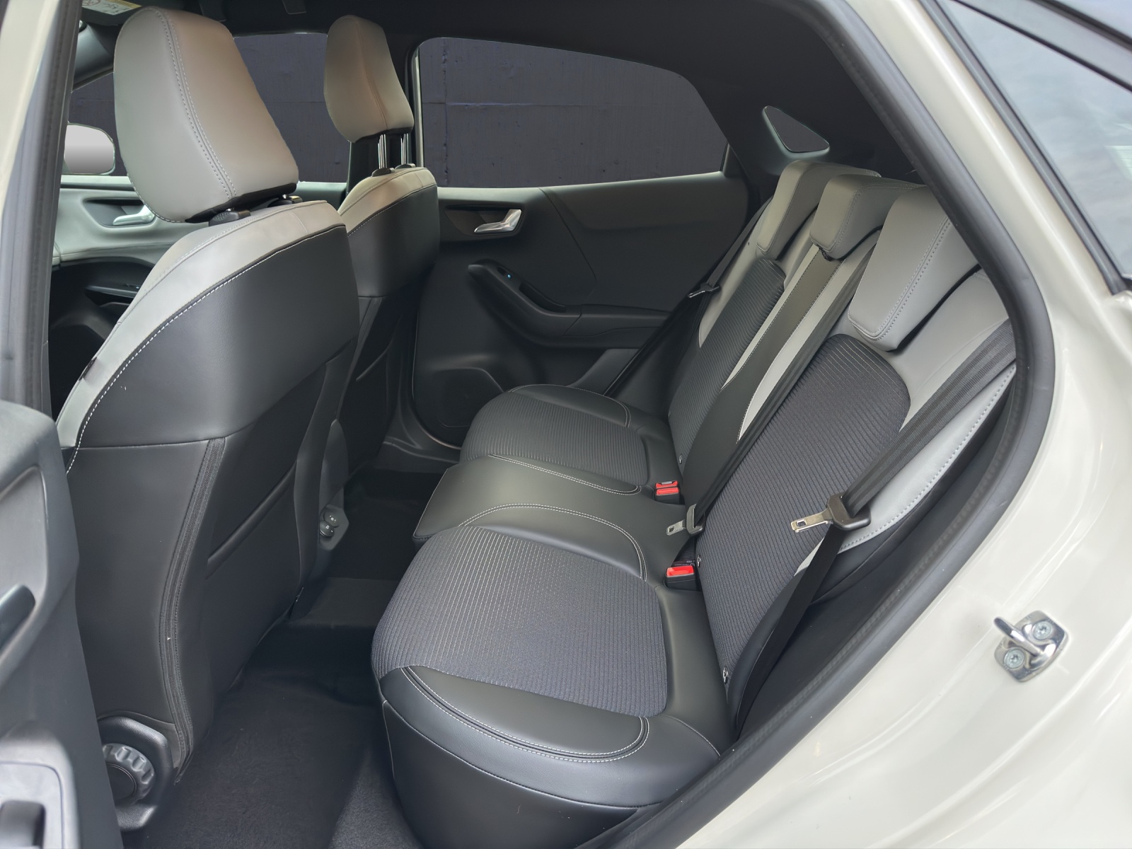 FORD Puma 1.0i EcoBoost Hybrid 155 PS Sound Edition AUTOMAT-image-12