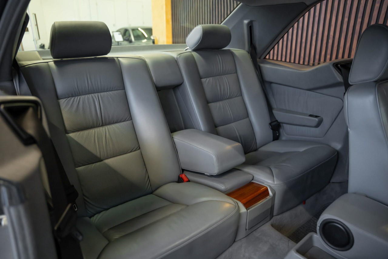 MERCEDES-BENZ 300 CE-image-17